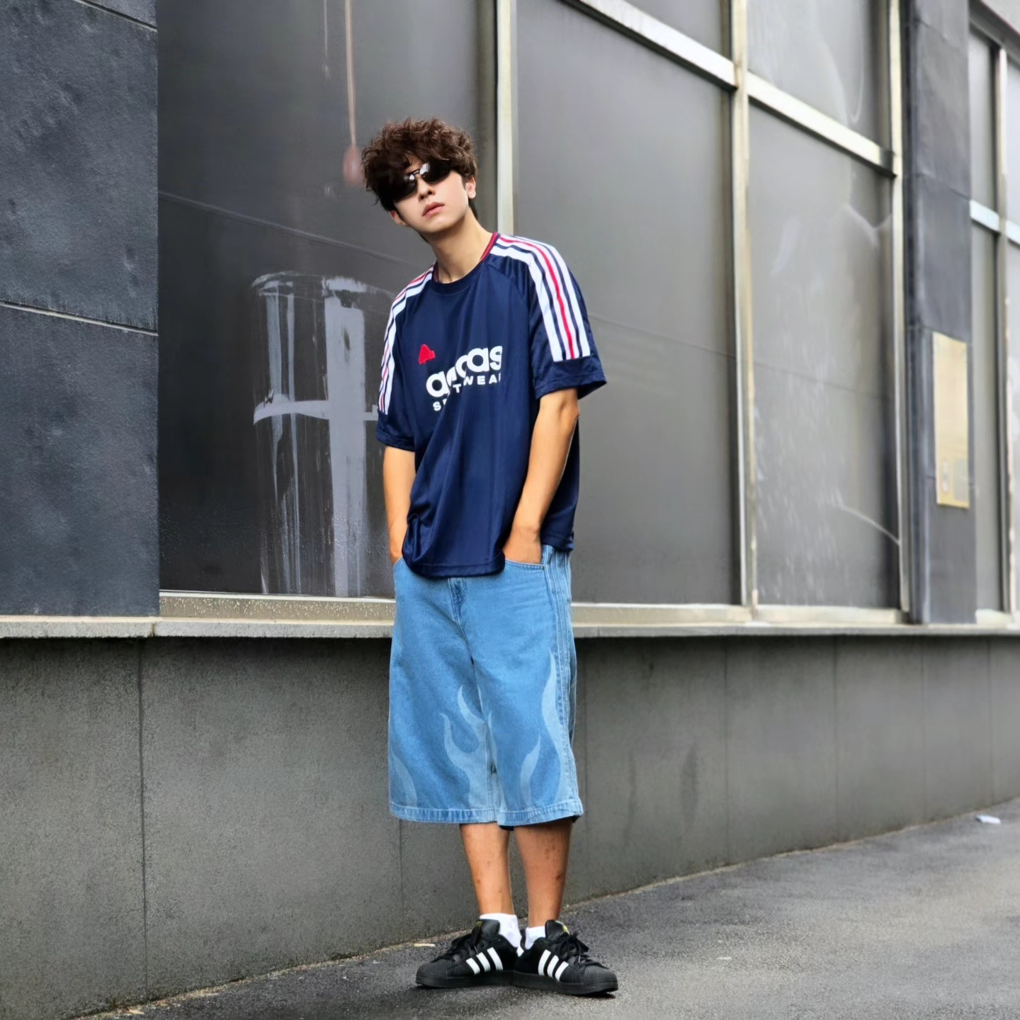 Adidas House of Tiro Nations Pack T-Shirt Team Navy Blue 2 - KR Sizing, Adidas Flames Denim Shorts Blue - KR Sizing 착용 스타일 - 1