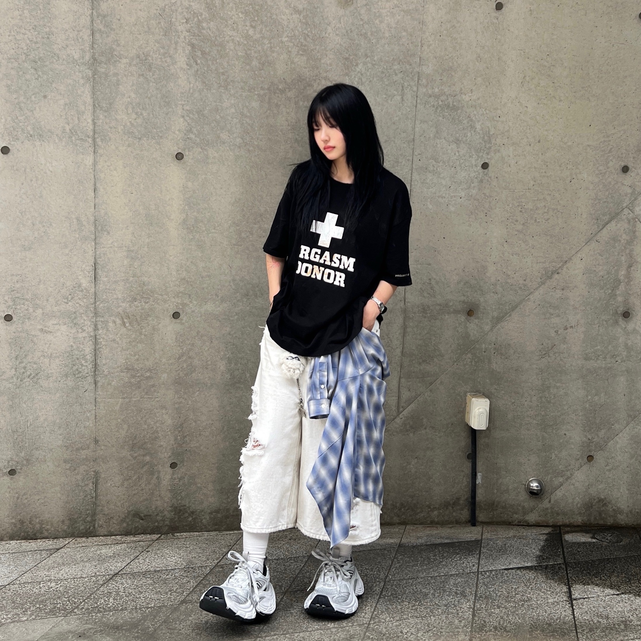 Project G/R Orgasm Donor T-Shirt Dirty Black, Balenciaga 10XL Sneakers White Grey Silver Black 착용 스타일 - 2