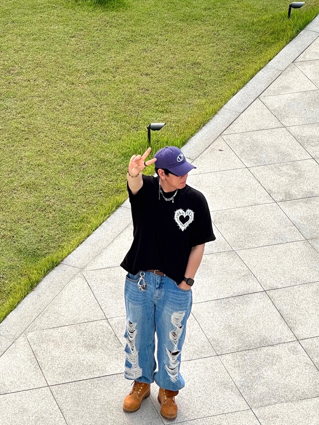 Millo Archive Reflect Curved Damage Pants Light Blue 착용 스타일 - 3