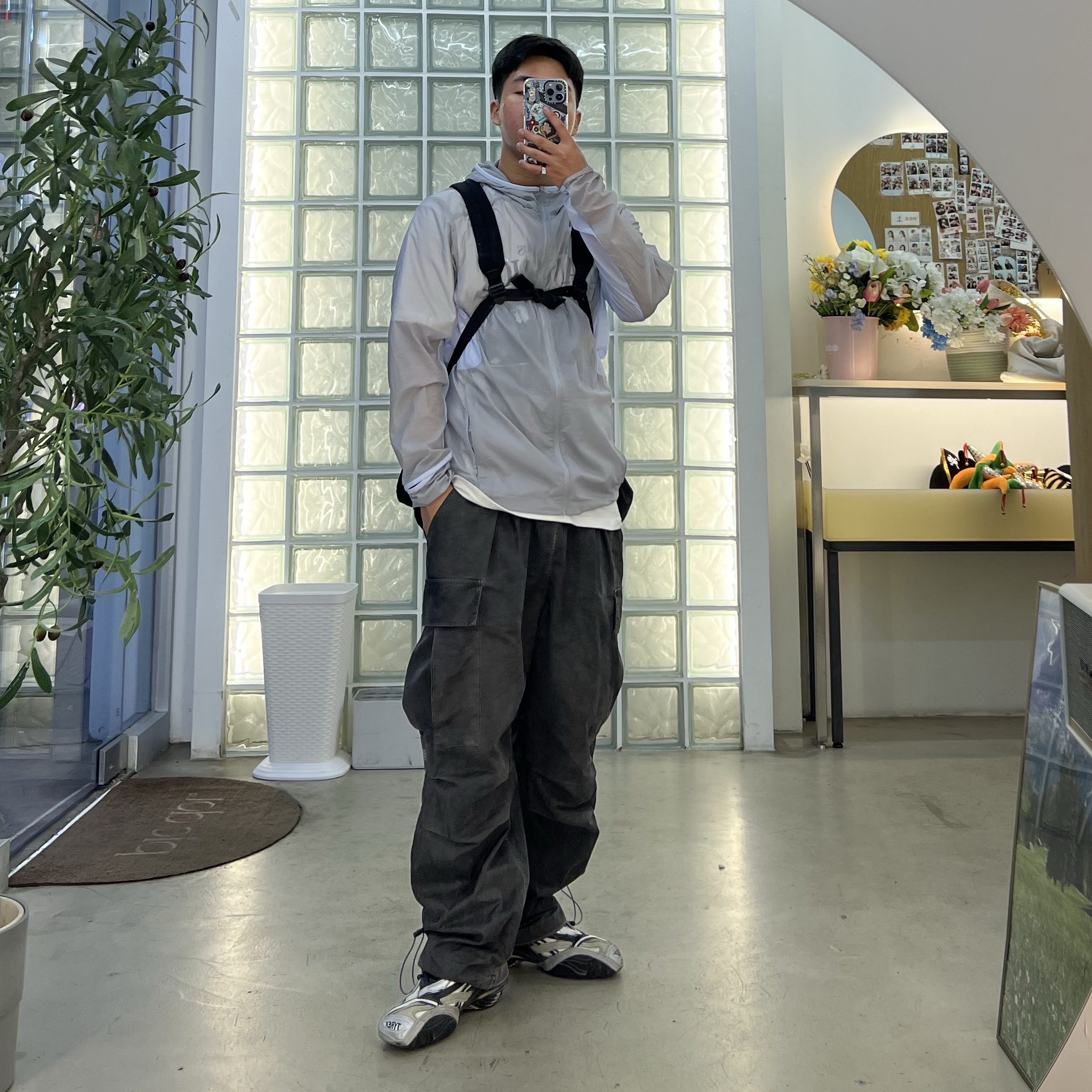 Sansan Gear Air Dash Jacket Light Grey - 24SS, Balenciaga Tyrex Sneakers Black Grey 착용 스타일 - 1