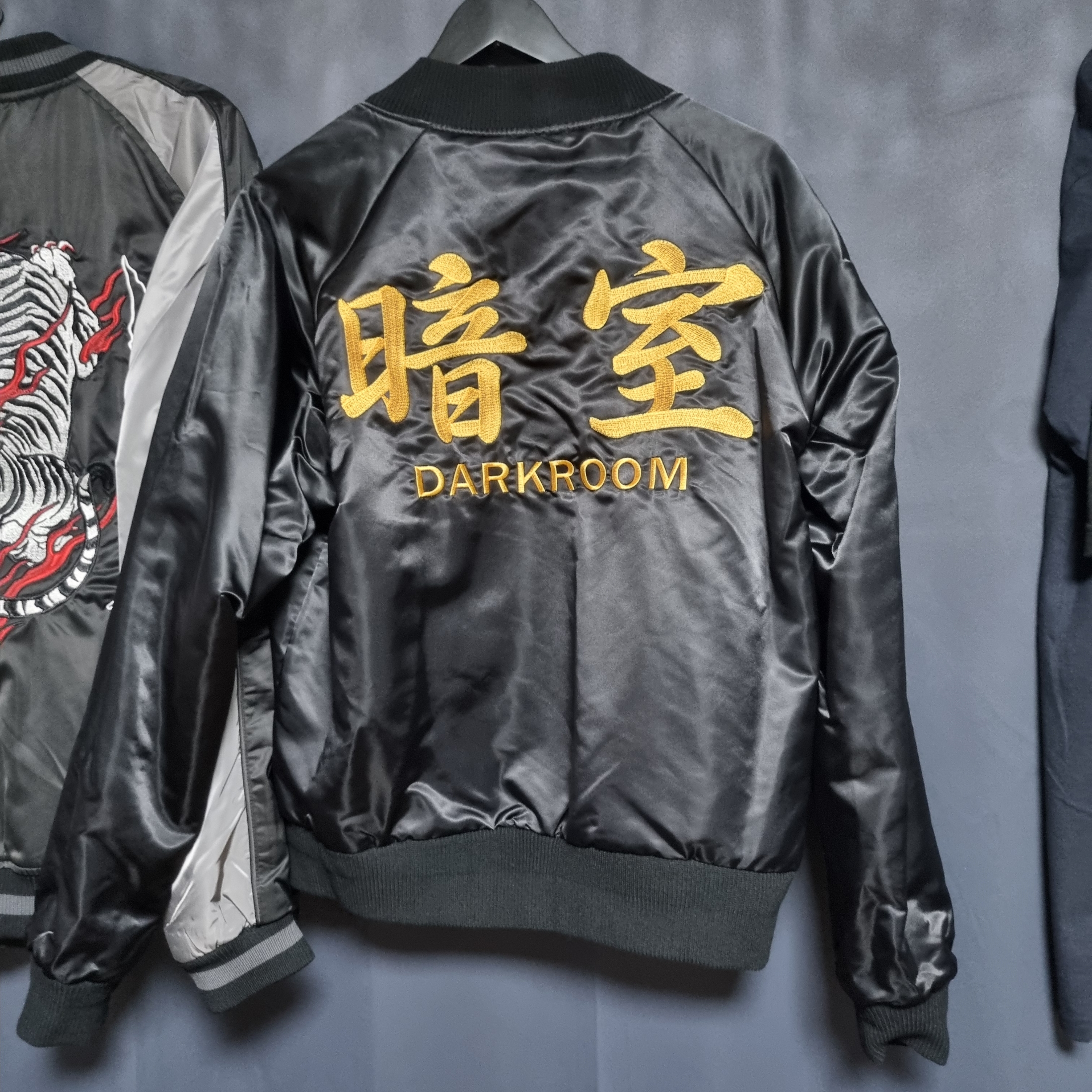 Darkr8m Studio x Chance Clothing Souvenir Jacket Black 착용 스타일 - 4