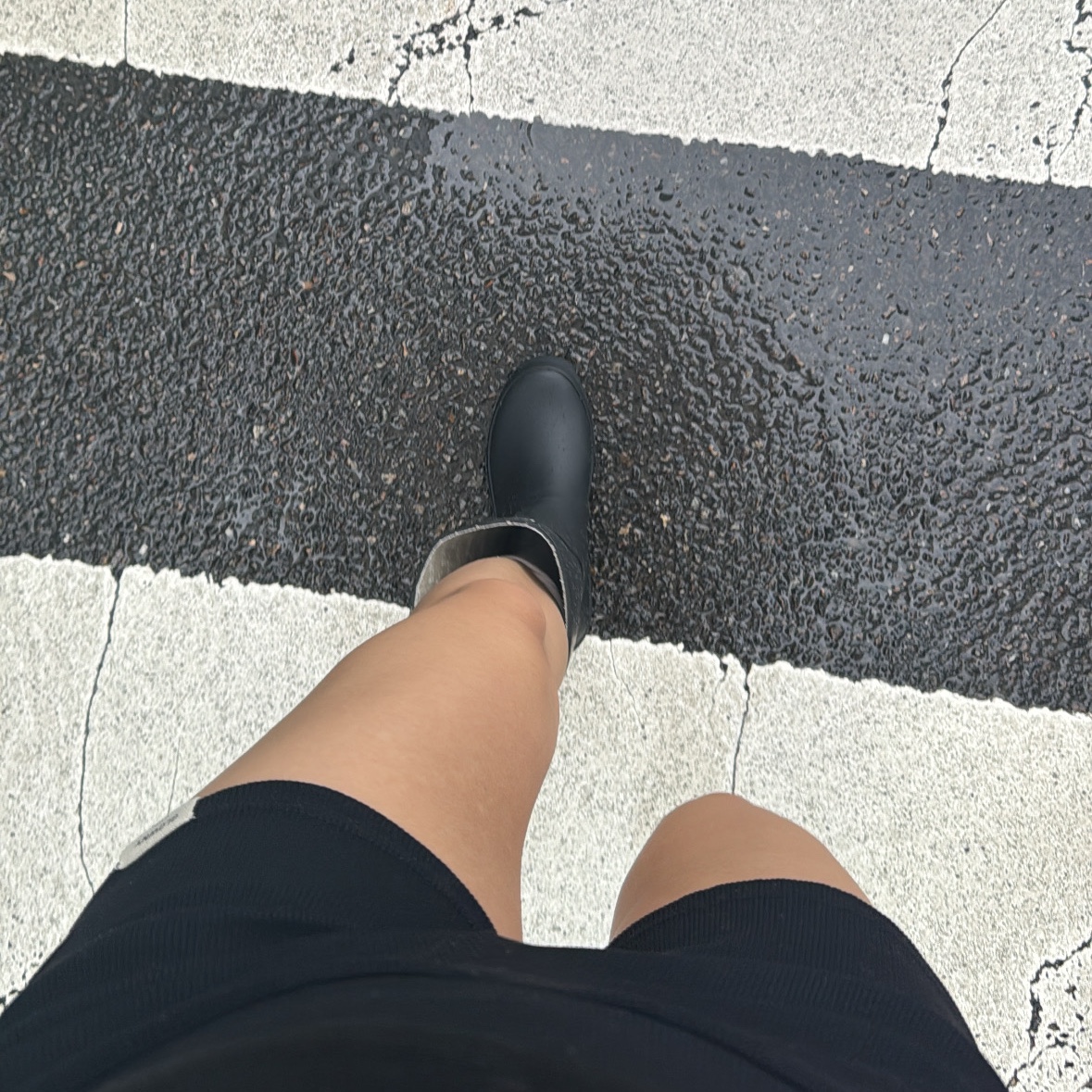 (W) Rockfishweatherwear Flatform Middle Rain Boots Black 착용 스타일 - 1