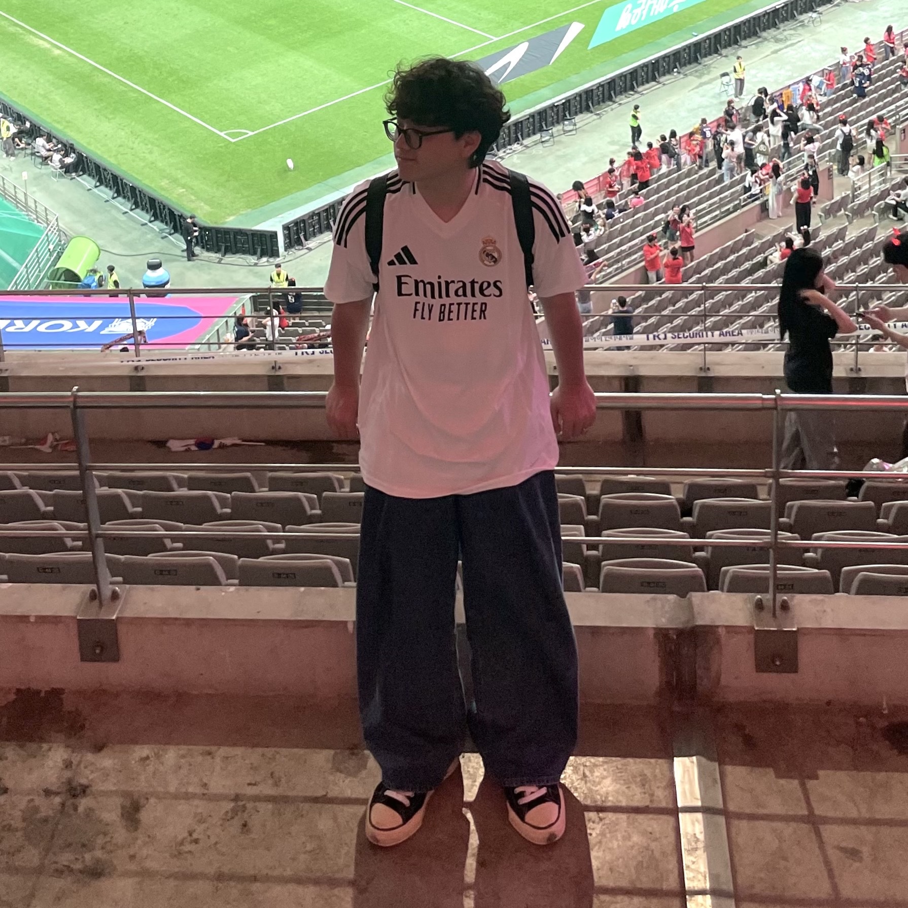 Maison Mihara Yasuhiro Peterson VL OG Sole Canvas Low-top Sneakers Black, Adidas Real Madrid 2024/25 Home Jersey White - KR Sizing (Non Marking Ver.) 착용 스타일 - 1