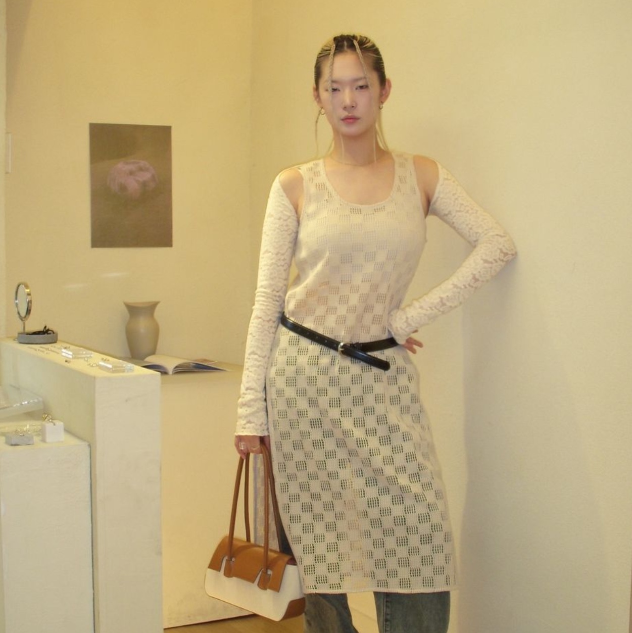 APOA GLove Bag Canvas Black, APOA GLove Bag Canvas Brown 착용 스타일