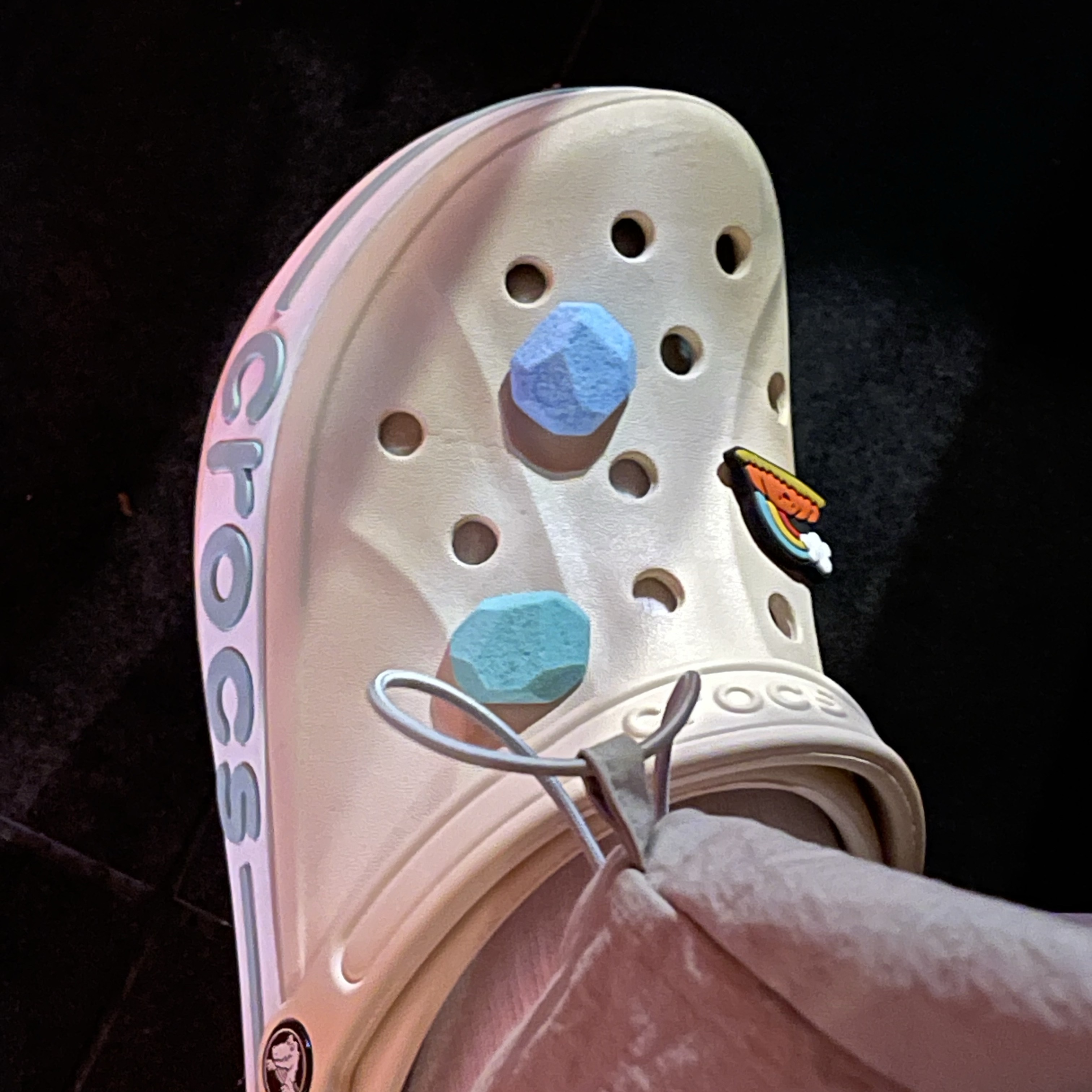 Crocs Bayaband Clog Winter White Multi 착용 스타일 - 5