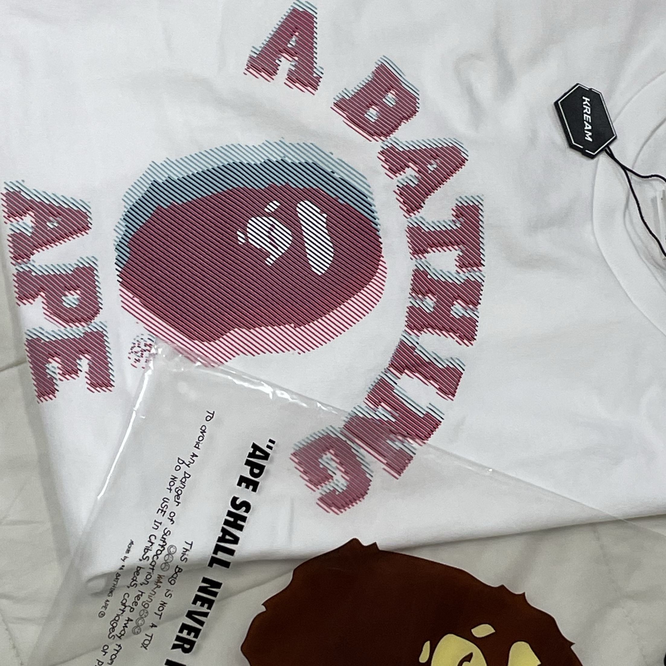 BAPE Glitch Art College T-Shirt White 착용 스타일 - 2