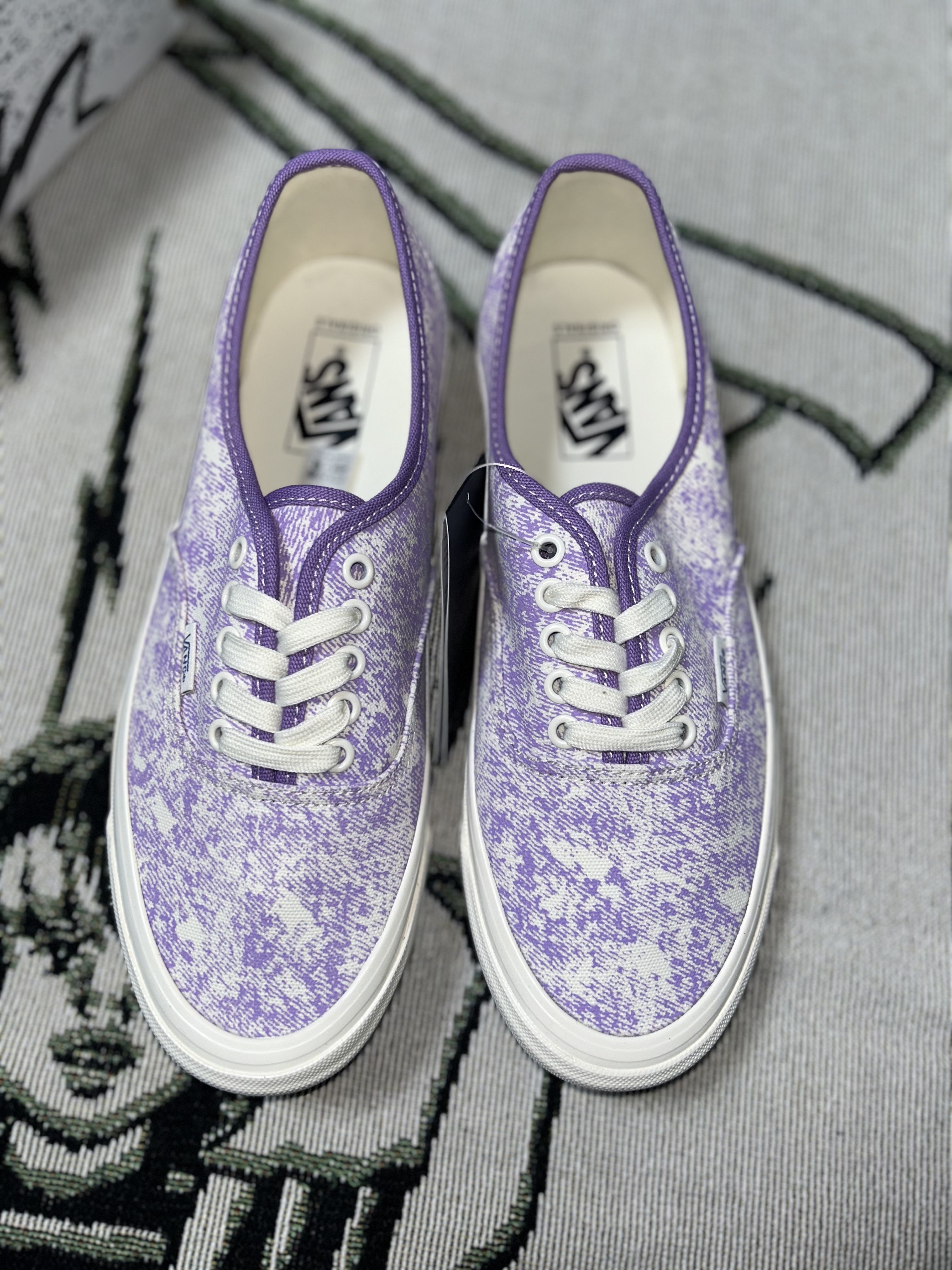 Vans Vault OG Authentic LX Lavender 착용 스타일 - 4