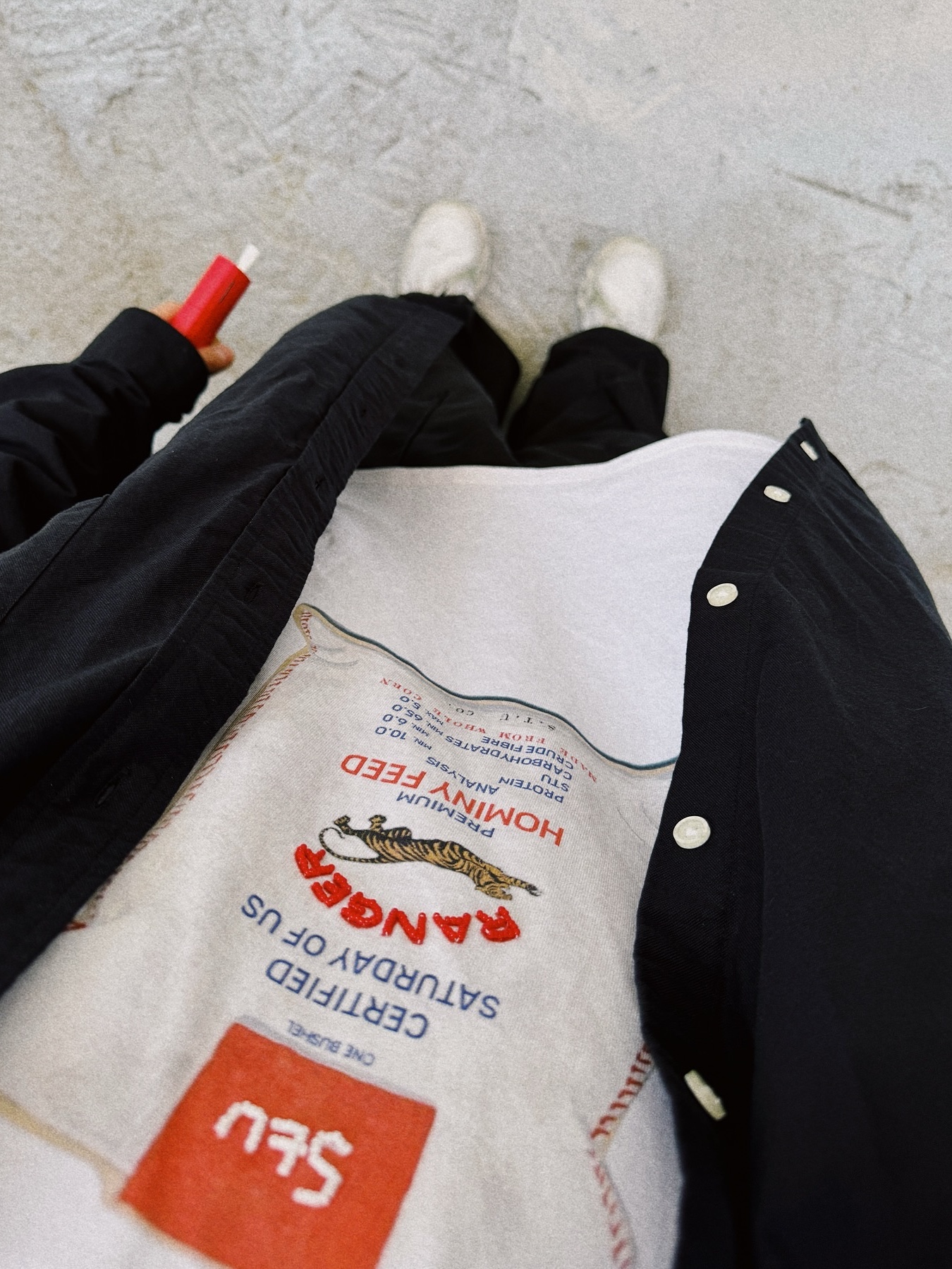 STU Burlap Bag Printing Beads T-shirt White 착용 스타일 - 5
