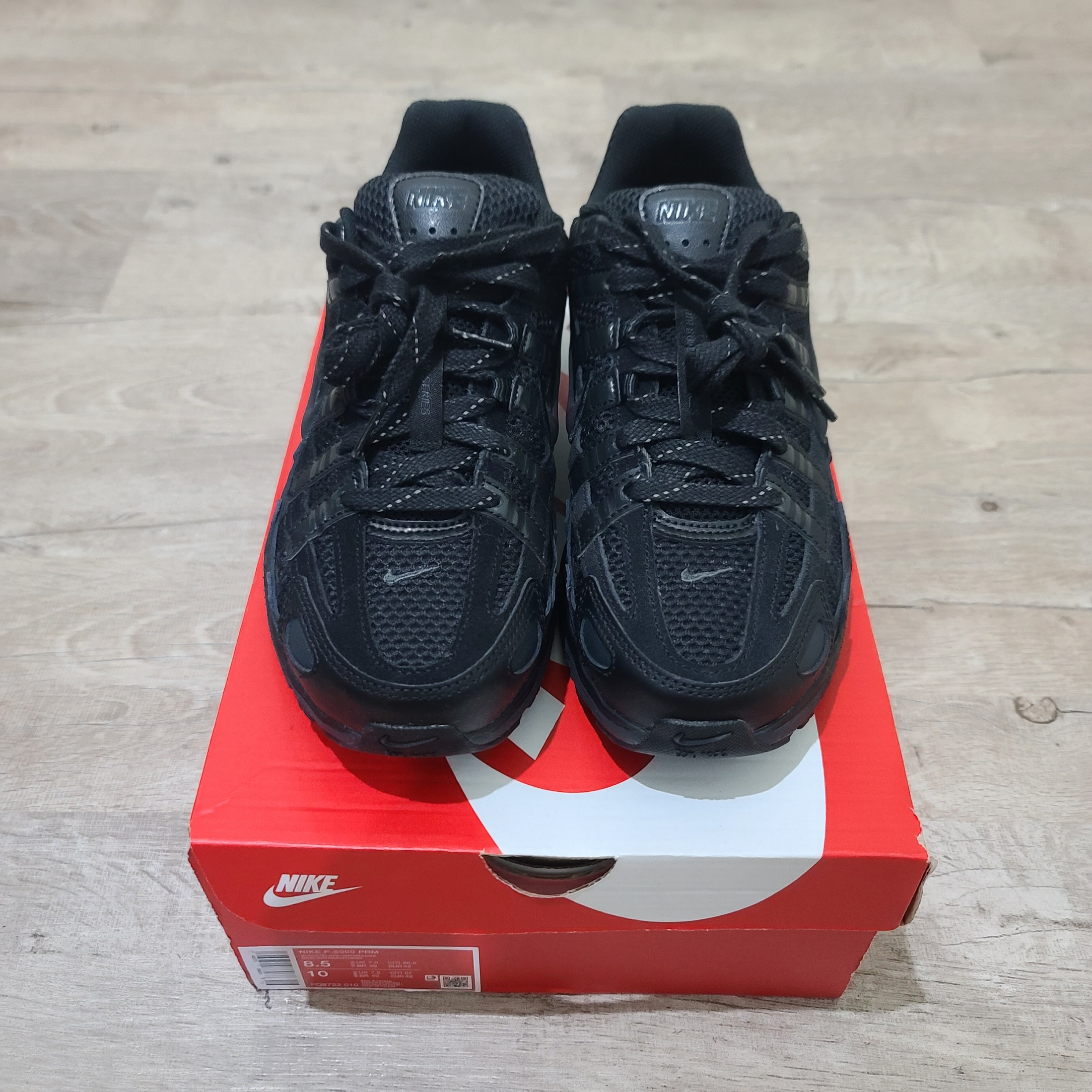 Nike P-6000 PRM Triple Black 착용 스타일 - 2