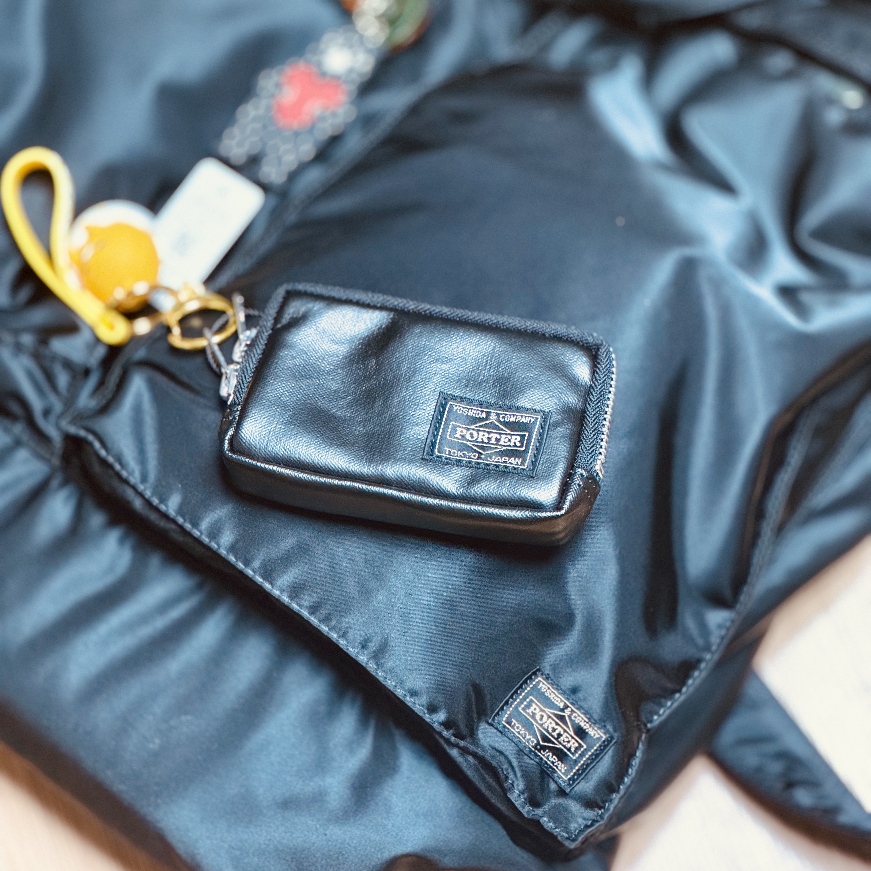 Porter Freestyle Multi Coin Case Black, Porter 2way Helmet Bag Black 착용 스타일