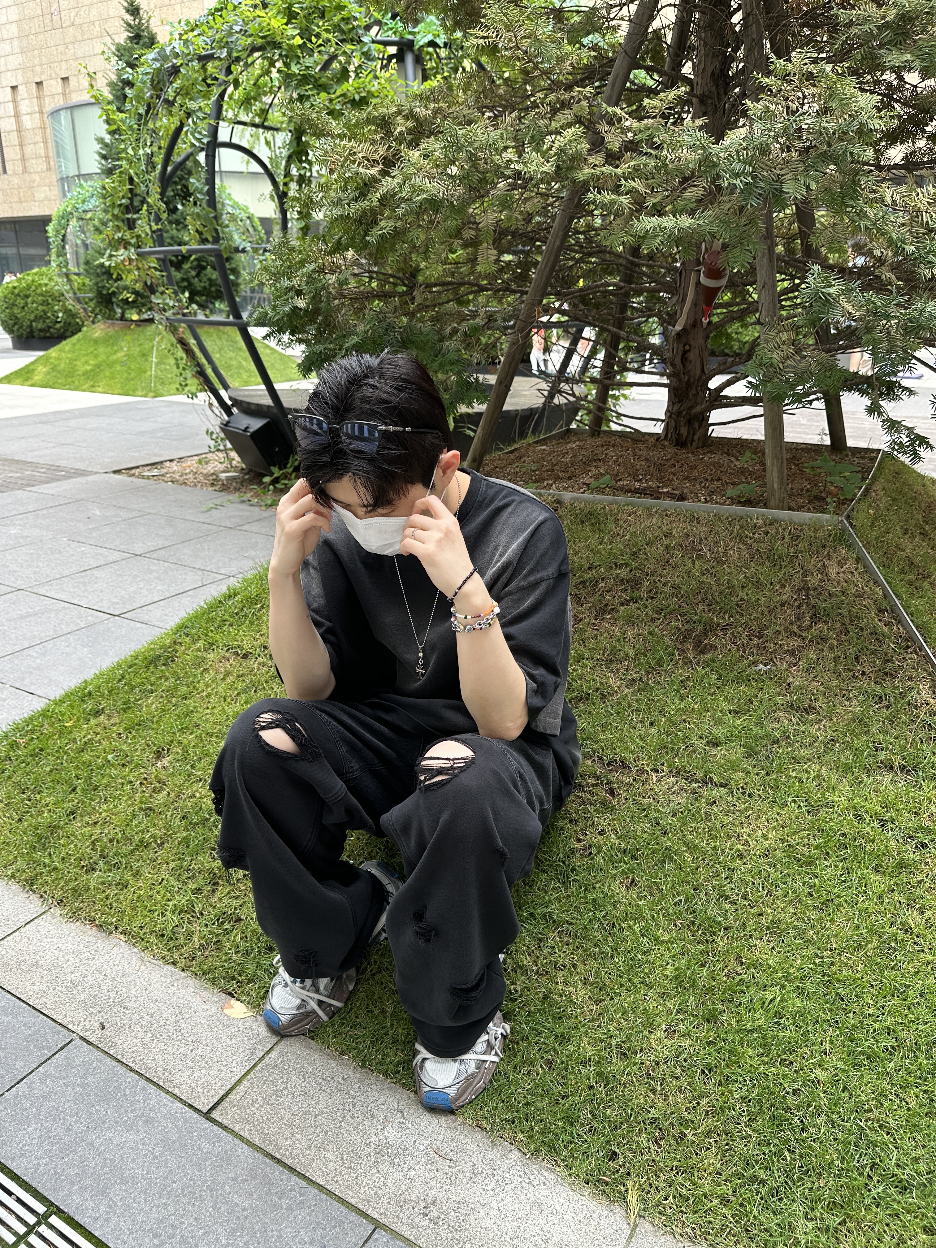 Nonnod Back Detail T-shirt Washed Black, Undermycar Dival Real Divided Damage Washed Pants Inkwell - 23FW 착용 스타일 - 4