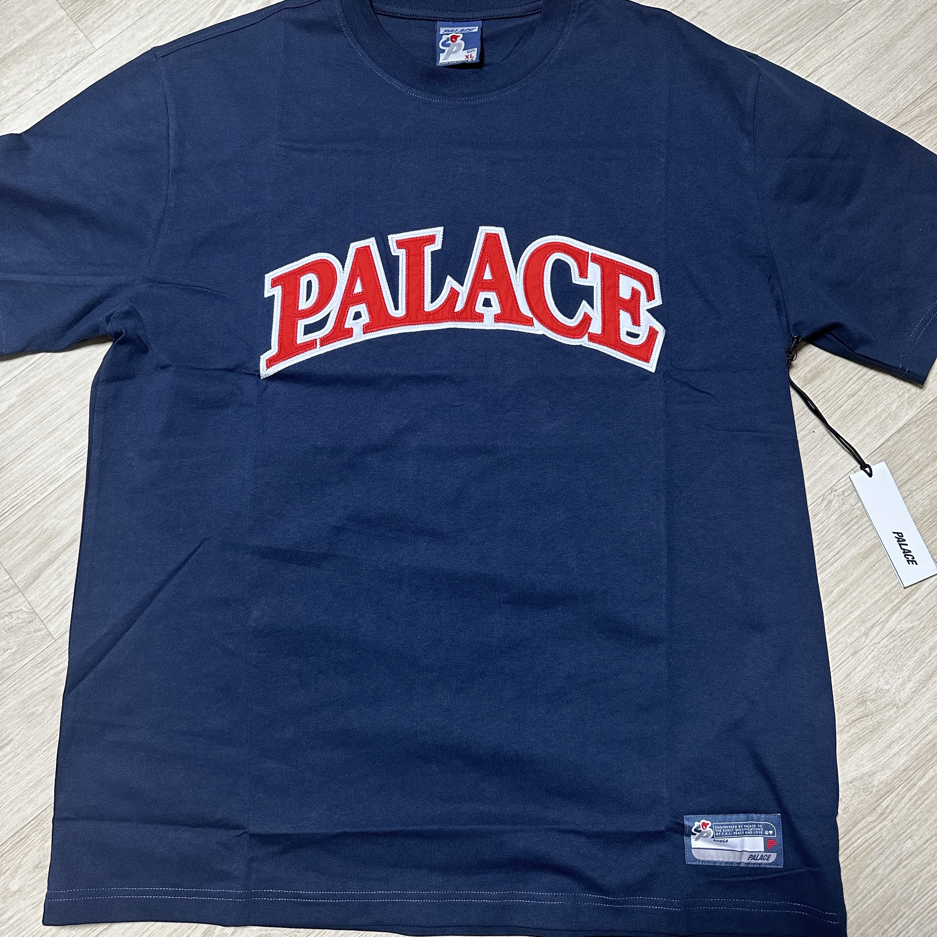 Palace Arc Applique T-Shirt Navy - 24SS 착용 스타일