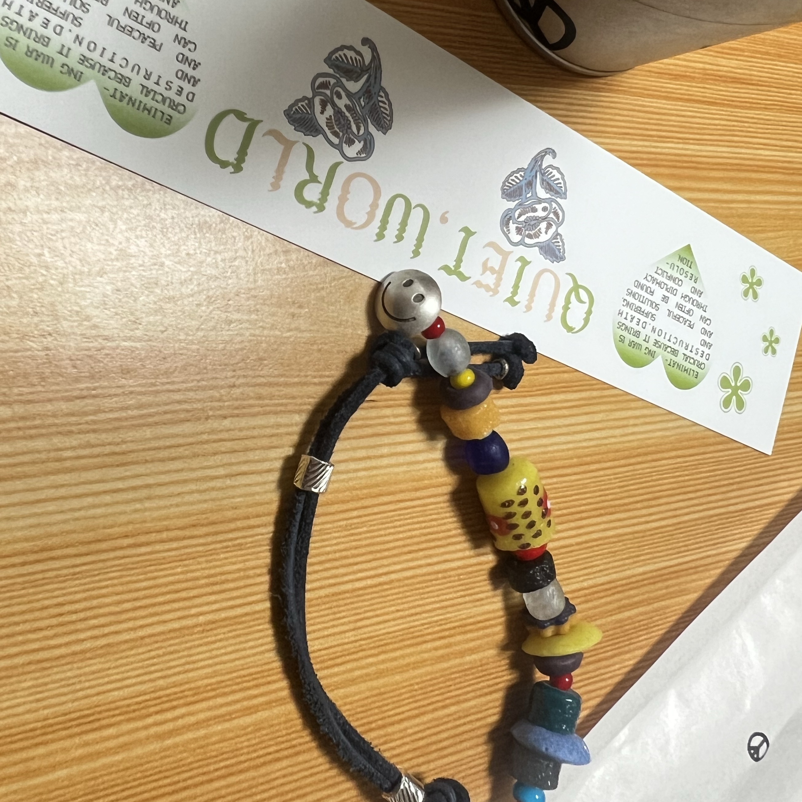 TOWTOW.ARCHIVE Maui Leather Bracelet Navy 착용 스타일