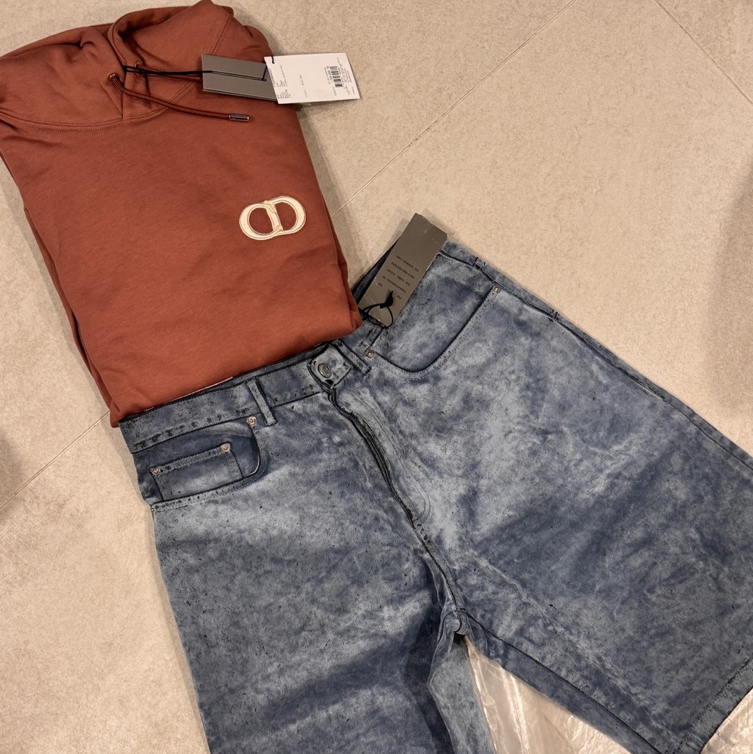 Dior CD Icon Hooded Sweatshirt Organic Cotton Fleece Pink, Dior x Stone Island Cargo Jeans Cotton Canvas Black 착용 스타일