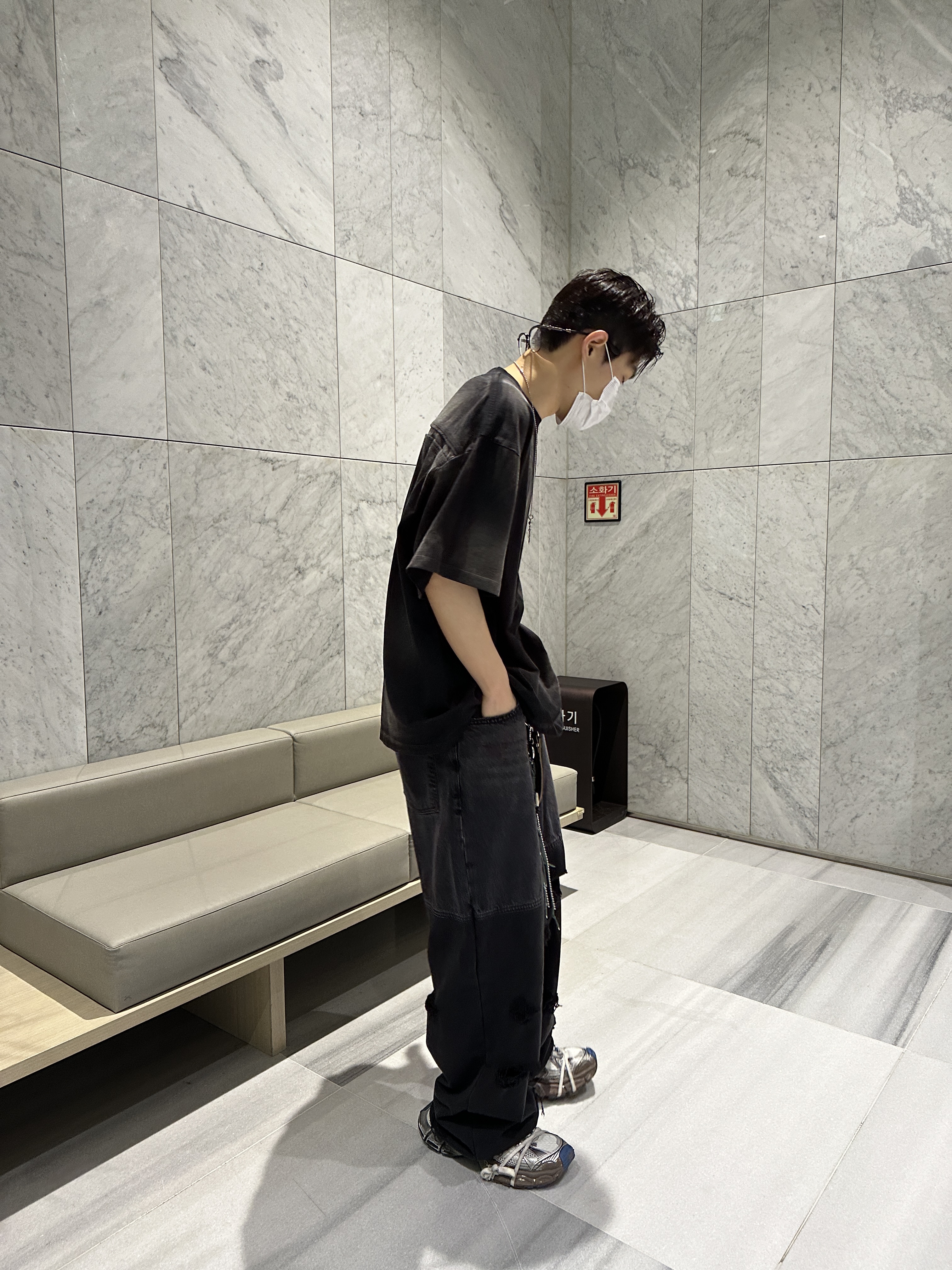 Nonnod Back Detail T-shirt Washed Black, Undermycar Dival Real Divided Damage Washed Pants Inkwell - 23FW 착용 스타일 - 3