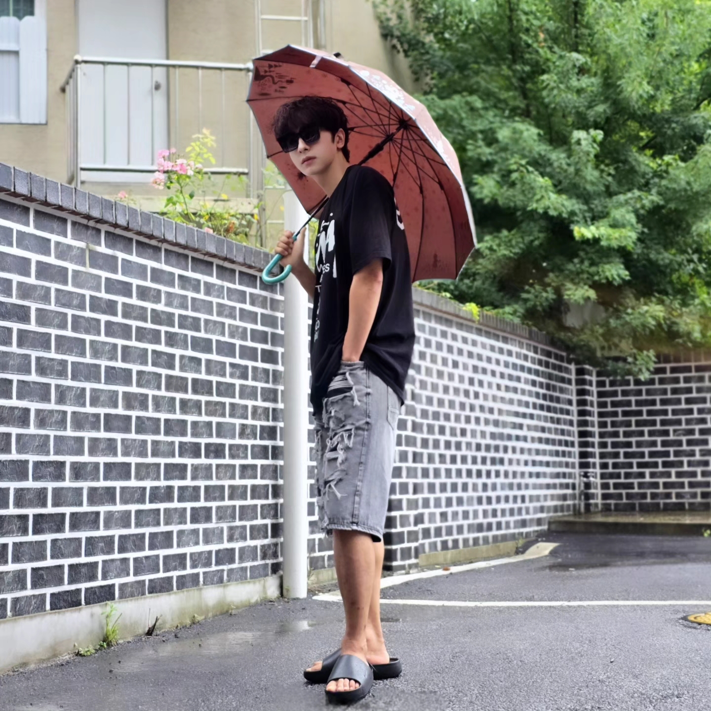 Stussy World Tour T-Shirt Black, Stussy World Tour T-Shirt Black 2023 착용 스타일 - 3