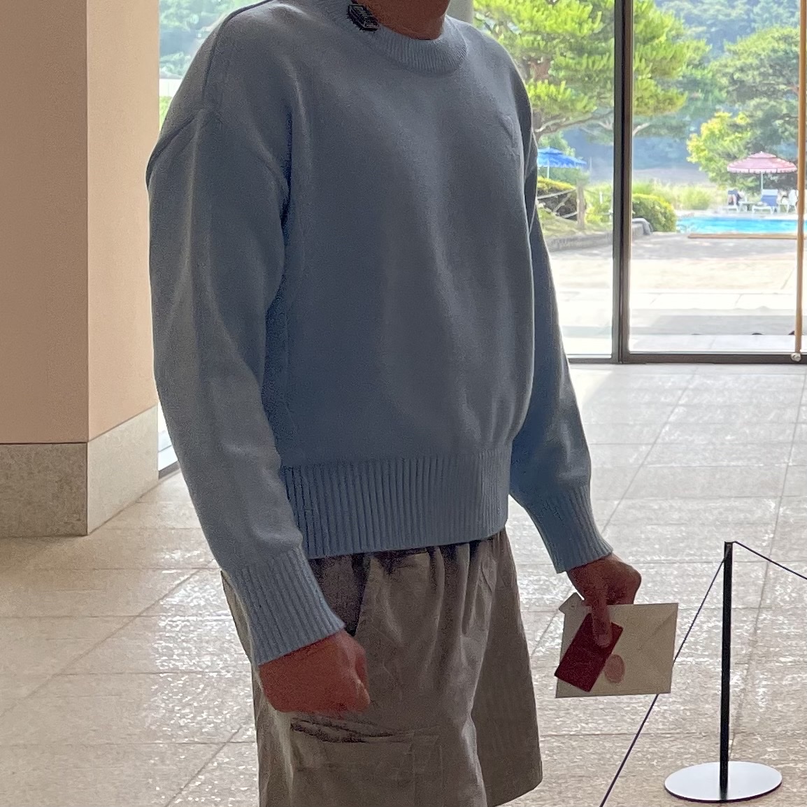 AMI de Coeur Crewneck Sweater Sky Blue 착용 스타일