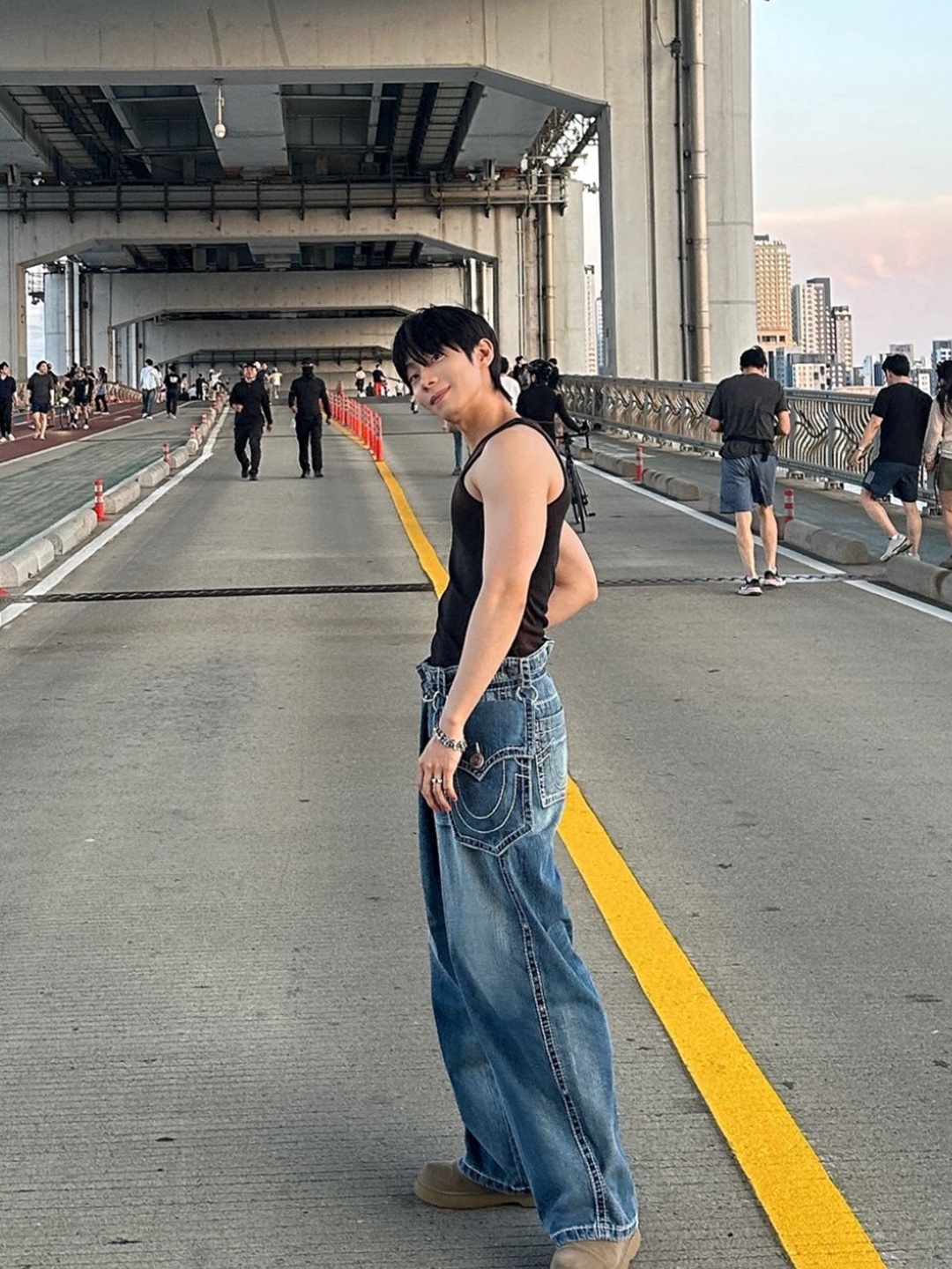 True Religion Denim Field Pants Indigo, True Religion Safety Denim Pants Indigo 착용 스타일 - 2