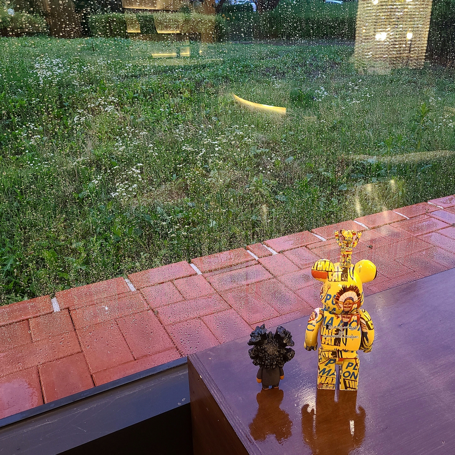 Bearbrick Andy Warhol x Jean-Michel Basquiat #3 100% & 400% Set 착용 스타일 - 4