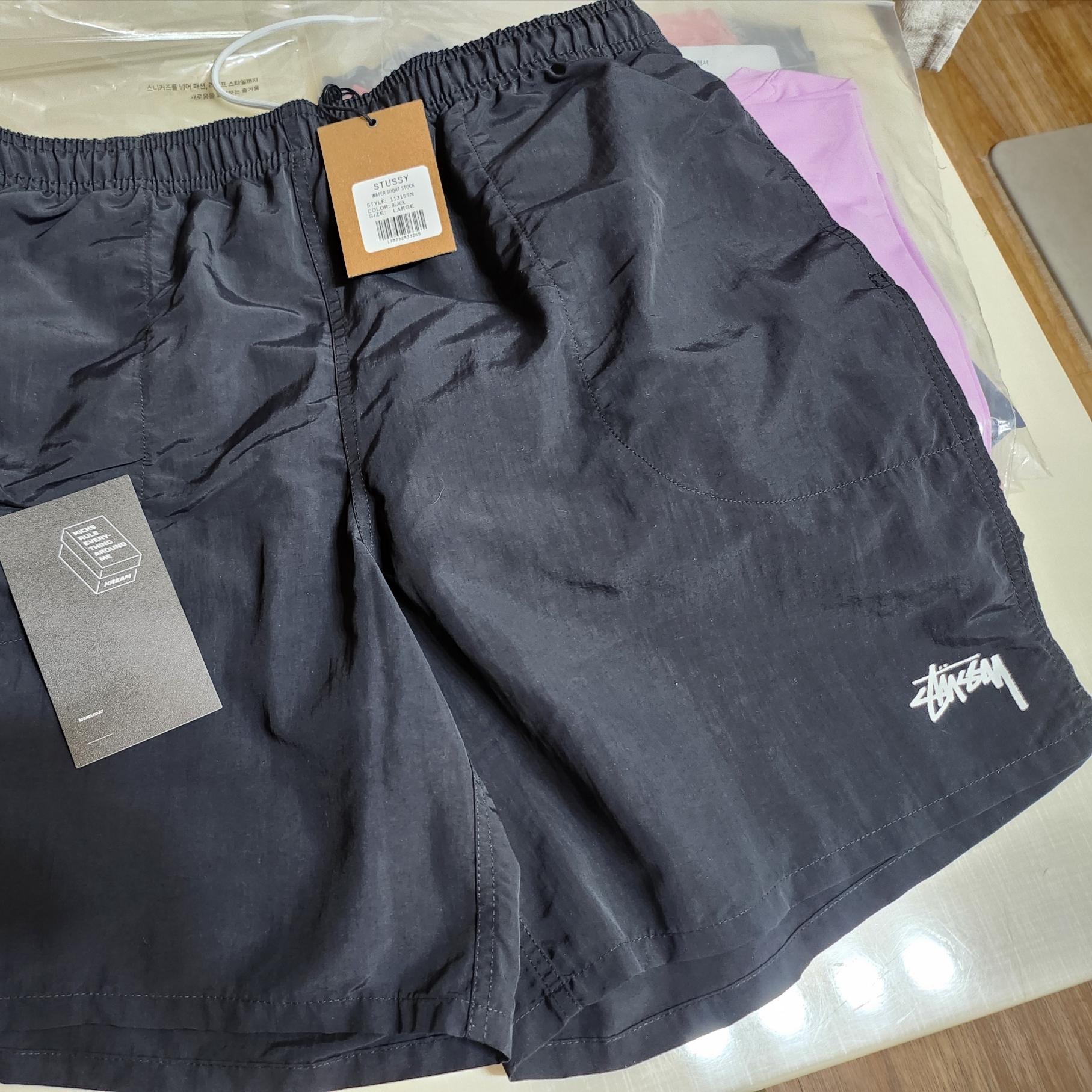 Stussy Stock Water Shorts Black 착용 스타일