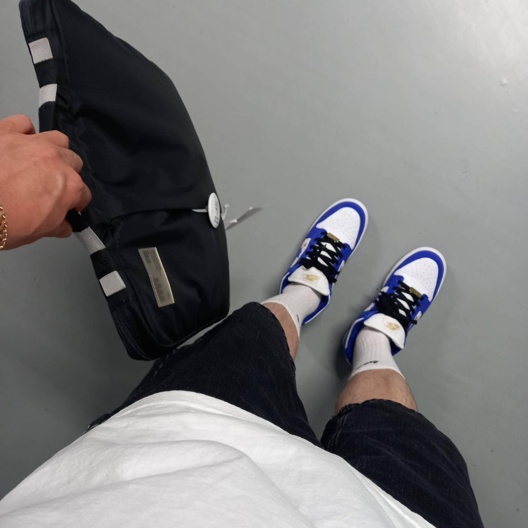 Stussy x Born X Raised 8 Ball T-Shirt White, Nike x Supreme SB Dunk Low Hyper Blue 착용 스타일 - 3