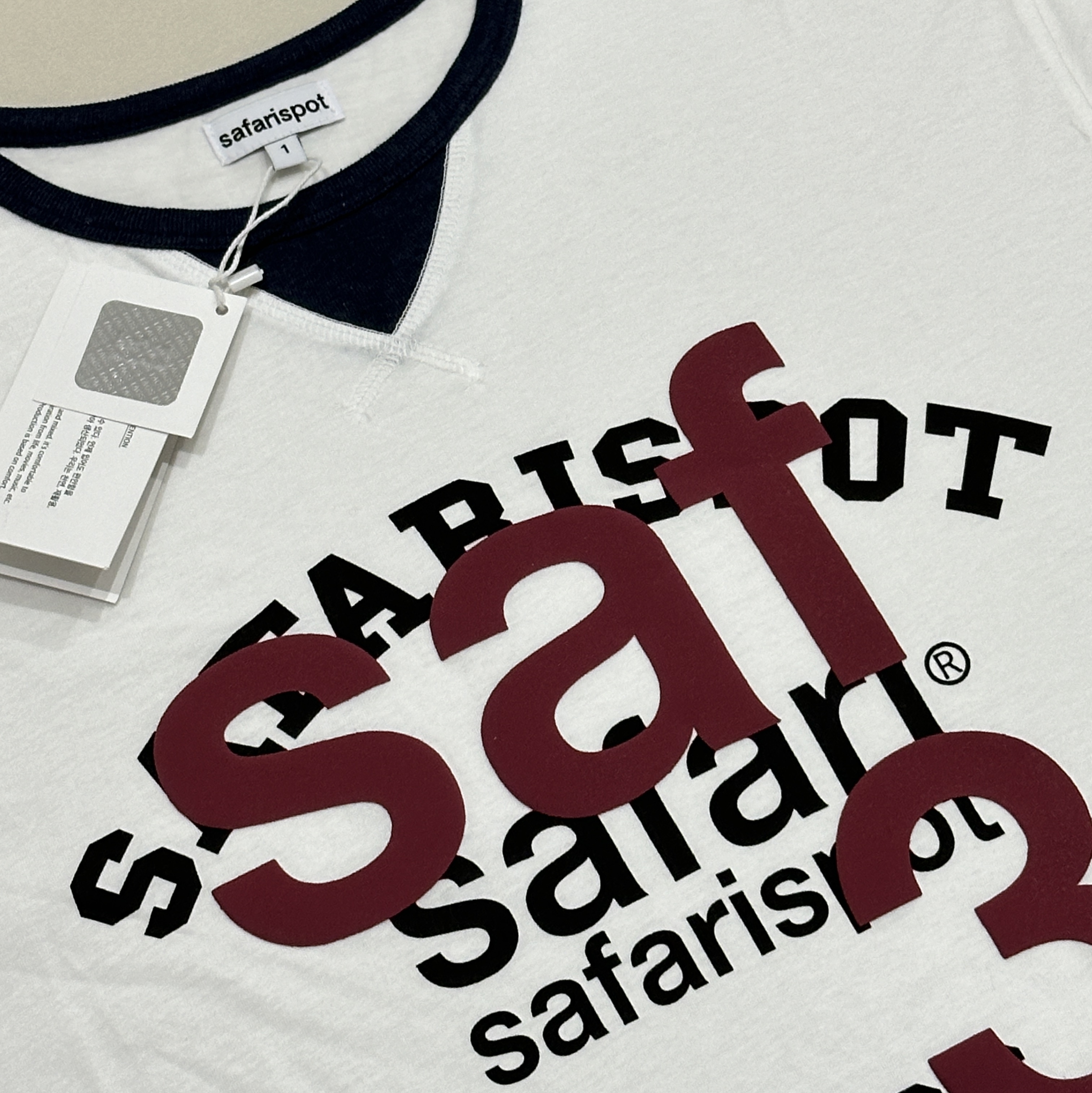 [KREAM 단독] Safarispot Roux Base School Club Tee White 착용 스타일 - 2