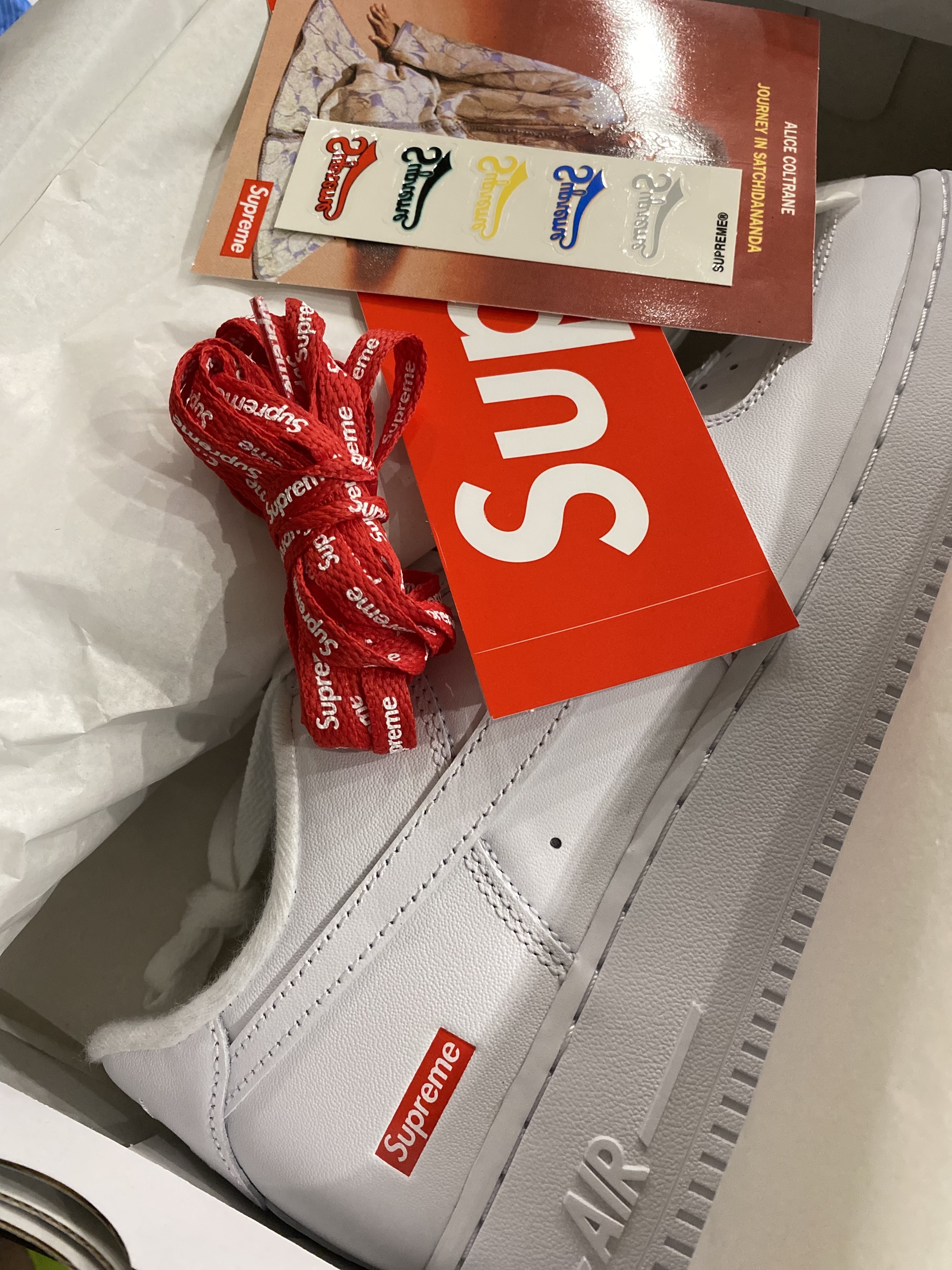 Nike x Supreme Air Force 1 Low White 착용 스타일