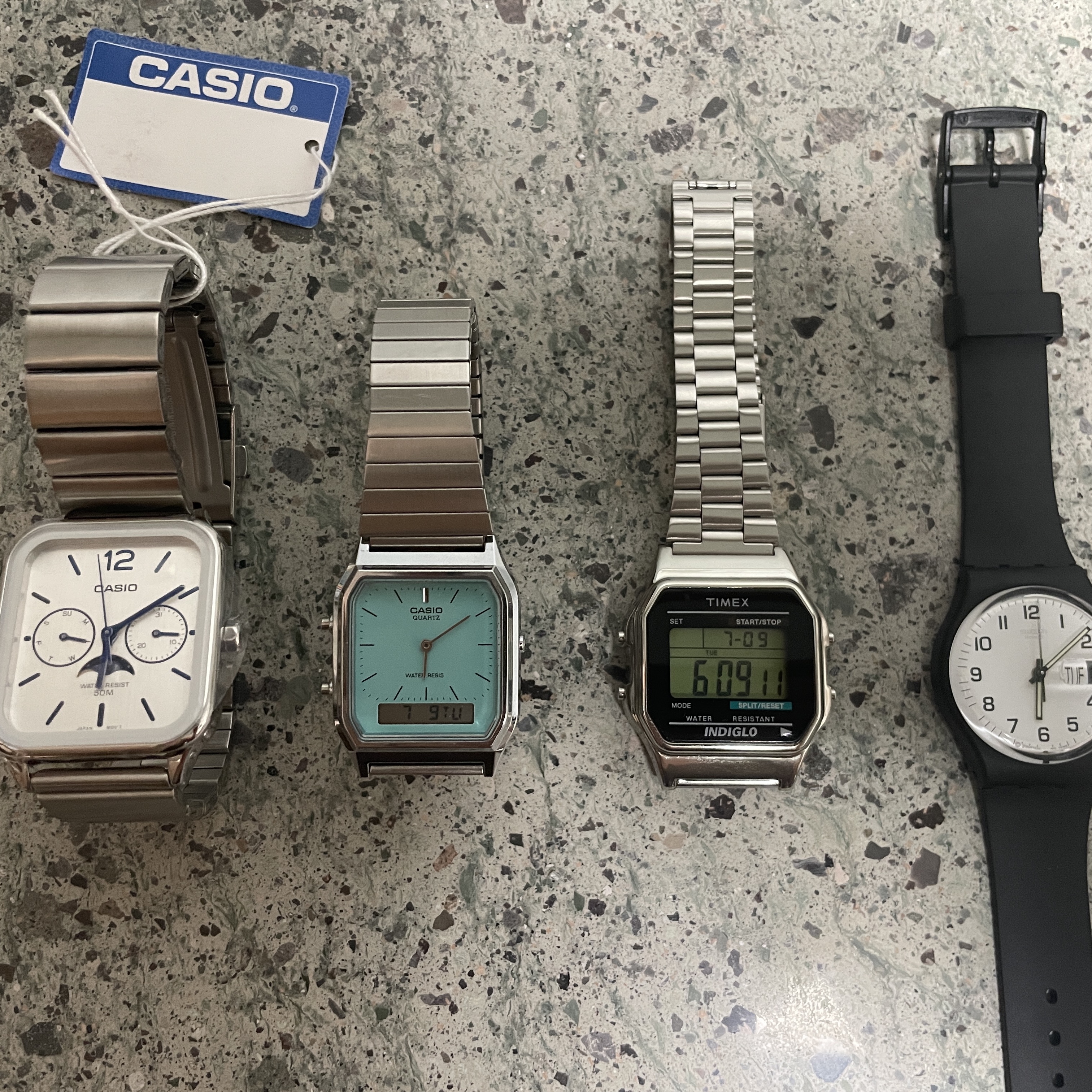 Casio MTP-M305D-7AV, Casio AQ-230A-2A2MQY 착용 스타일
