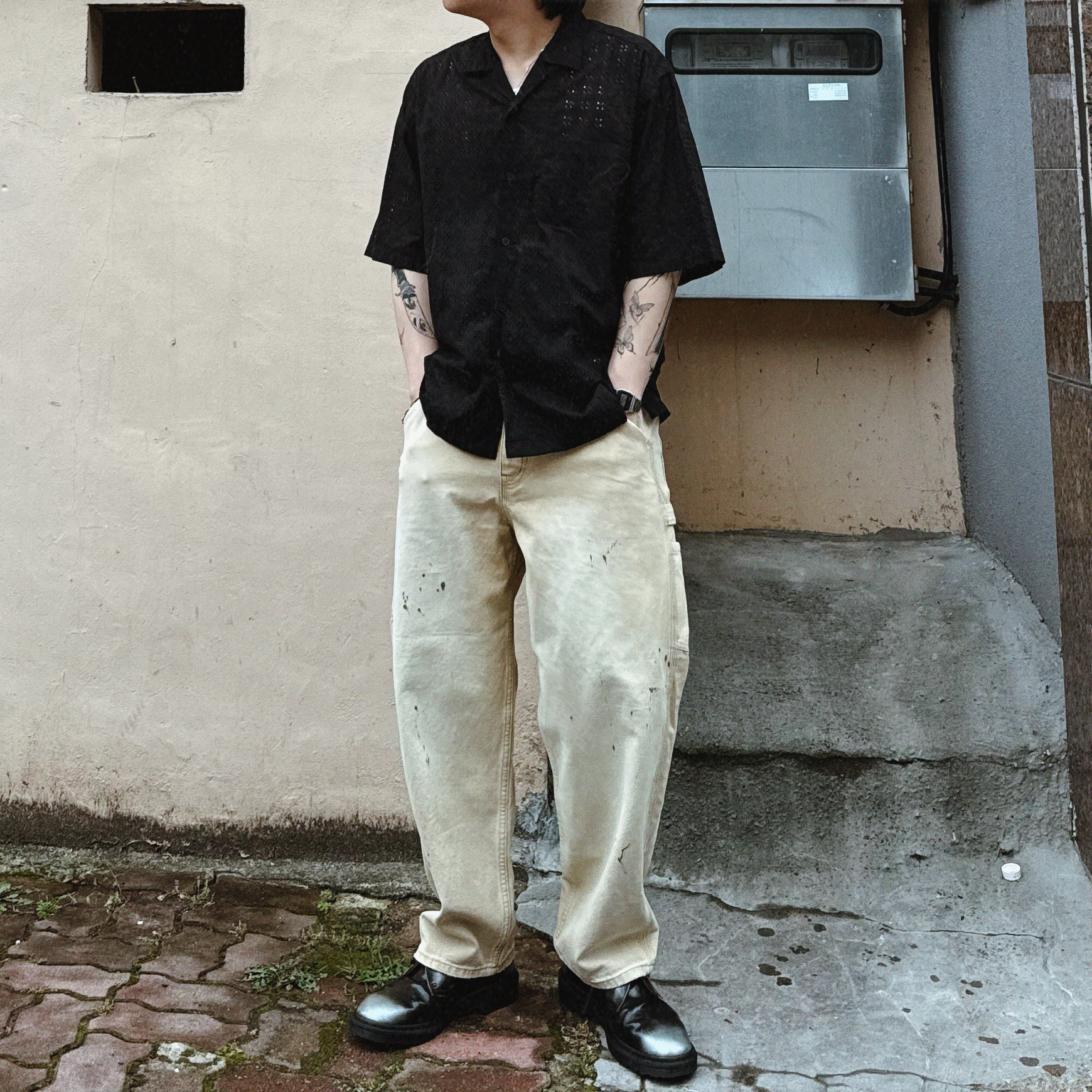 Dr. Martens x Supreme 1461 Gray Silver 착용 스타일 - 2