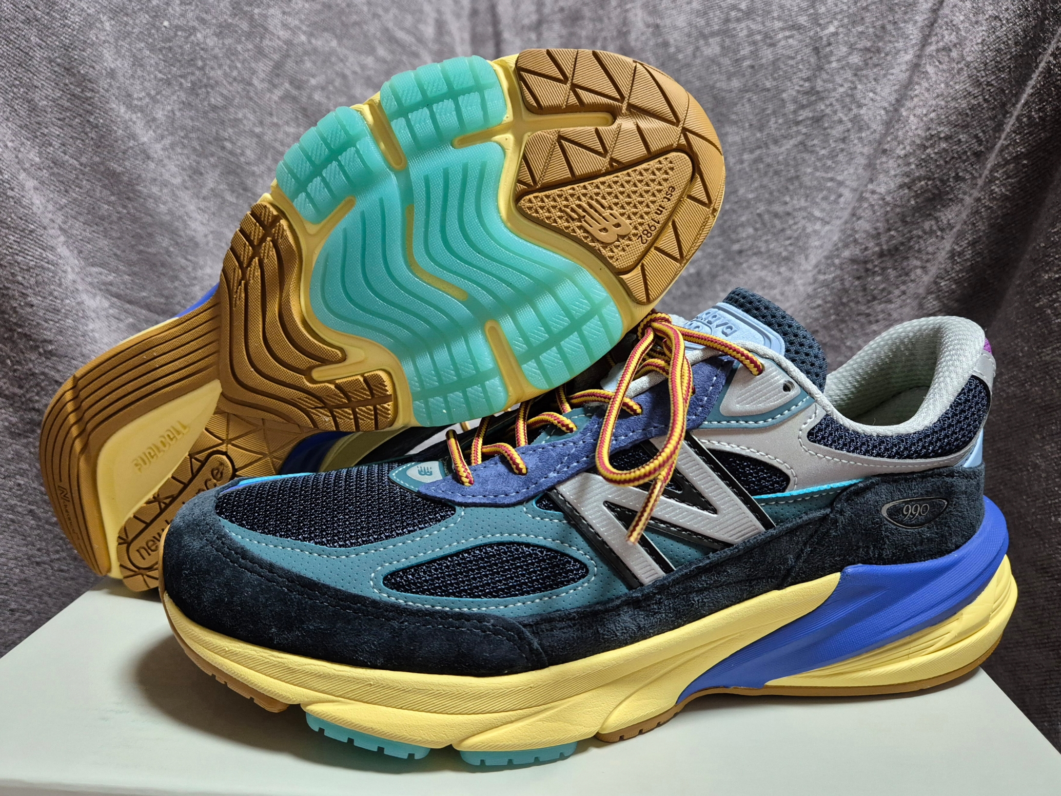 New Balance x Action Bronson 990v6 Made in USA Lapis Lazuli 착용 스타일 - 2