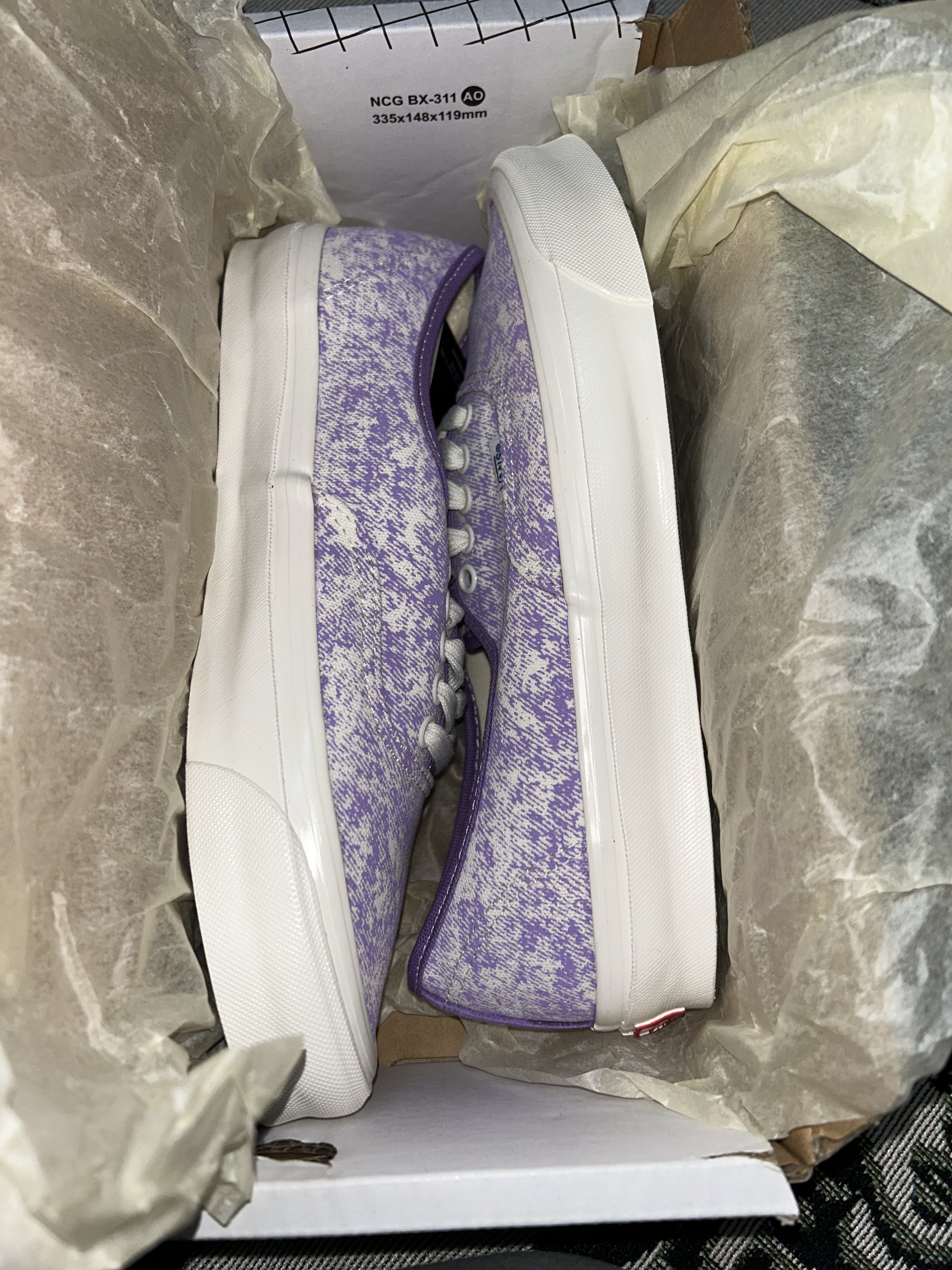 Vans Vault OG Authentic LX Lavender 착용 스타일 - 6