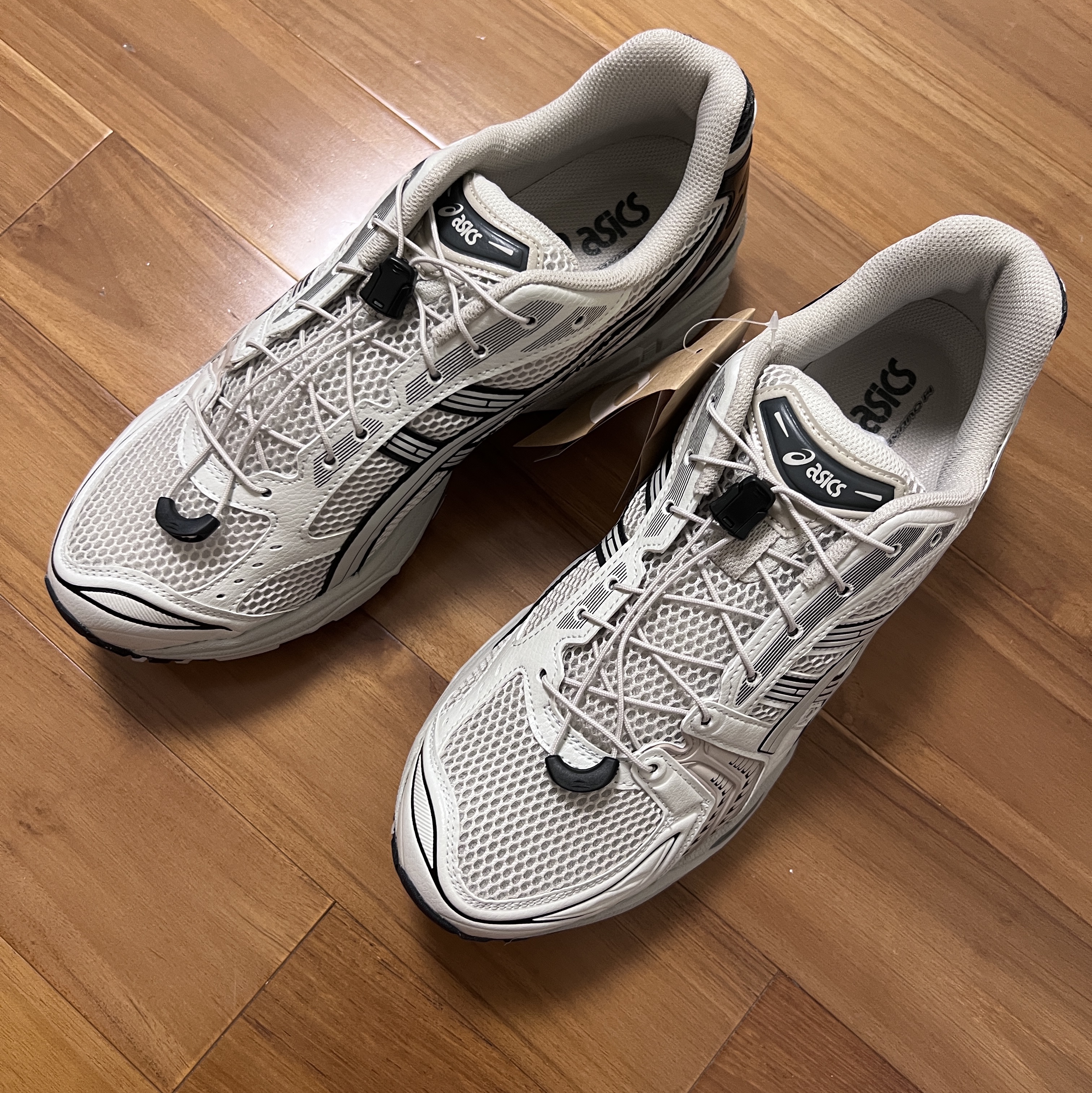Asics Unlimited Gel-Kayano 14 Smoke Grey 착용 스타일
