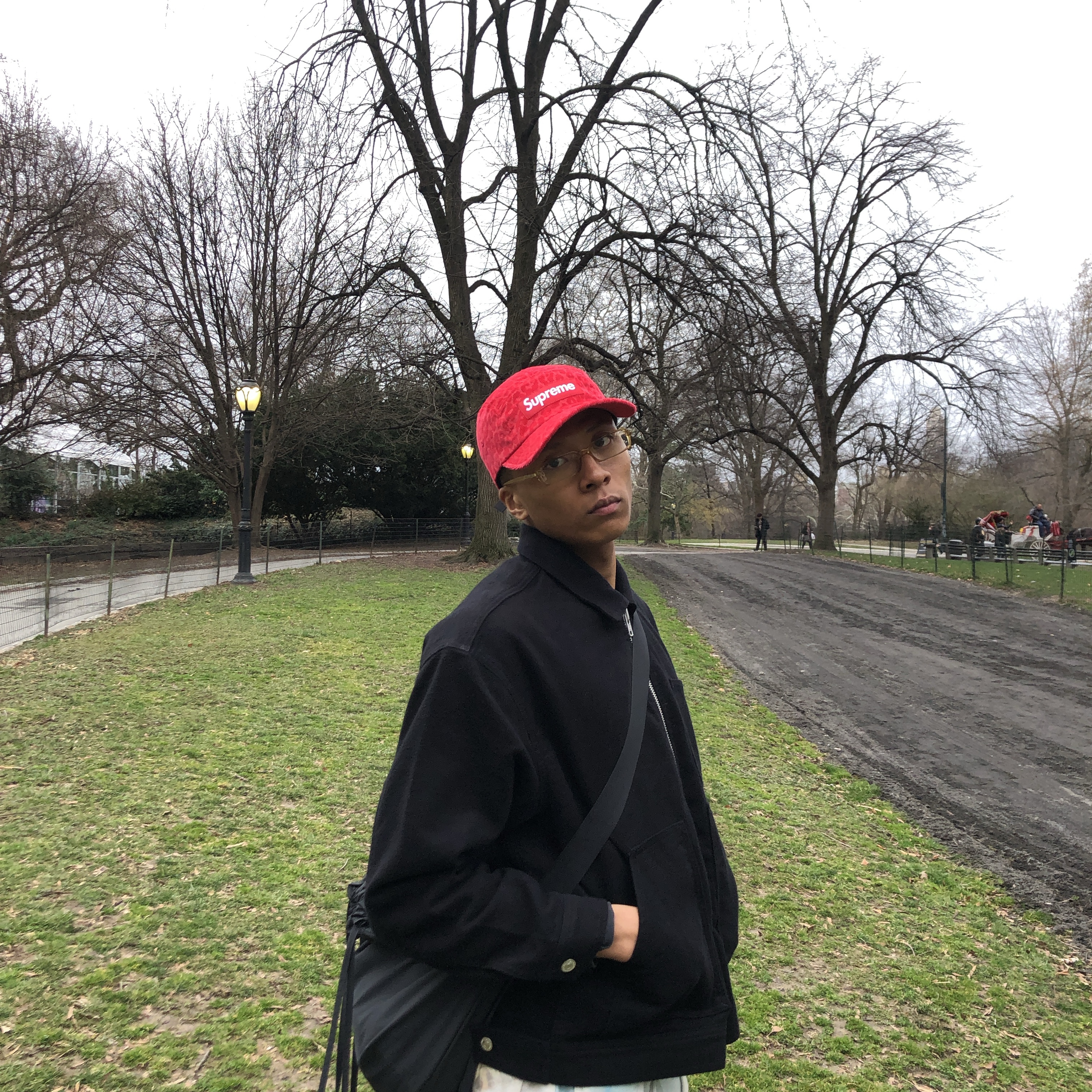 Supreme Washed Chino Twill Camp Cap Red - 24SS, Supreme Moleskin Work Jacket Black - 23FW 착용 스타일 - 1