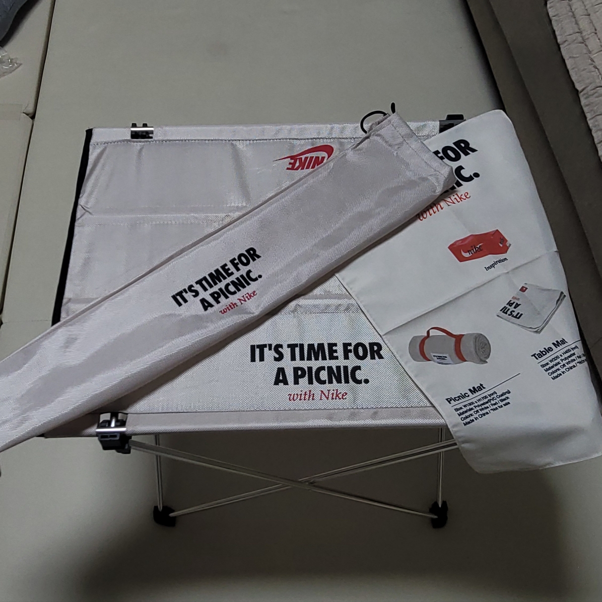 Nike Members Days Daily Check-In Gift Set Picnic Mat & Picnic Table & Table Mat (6700 Limited) 착용 스타일 - 2