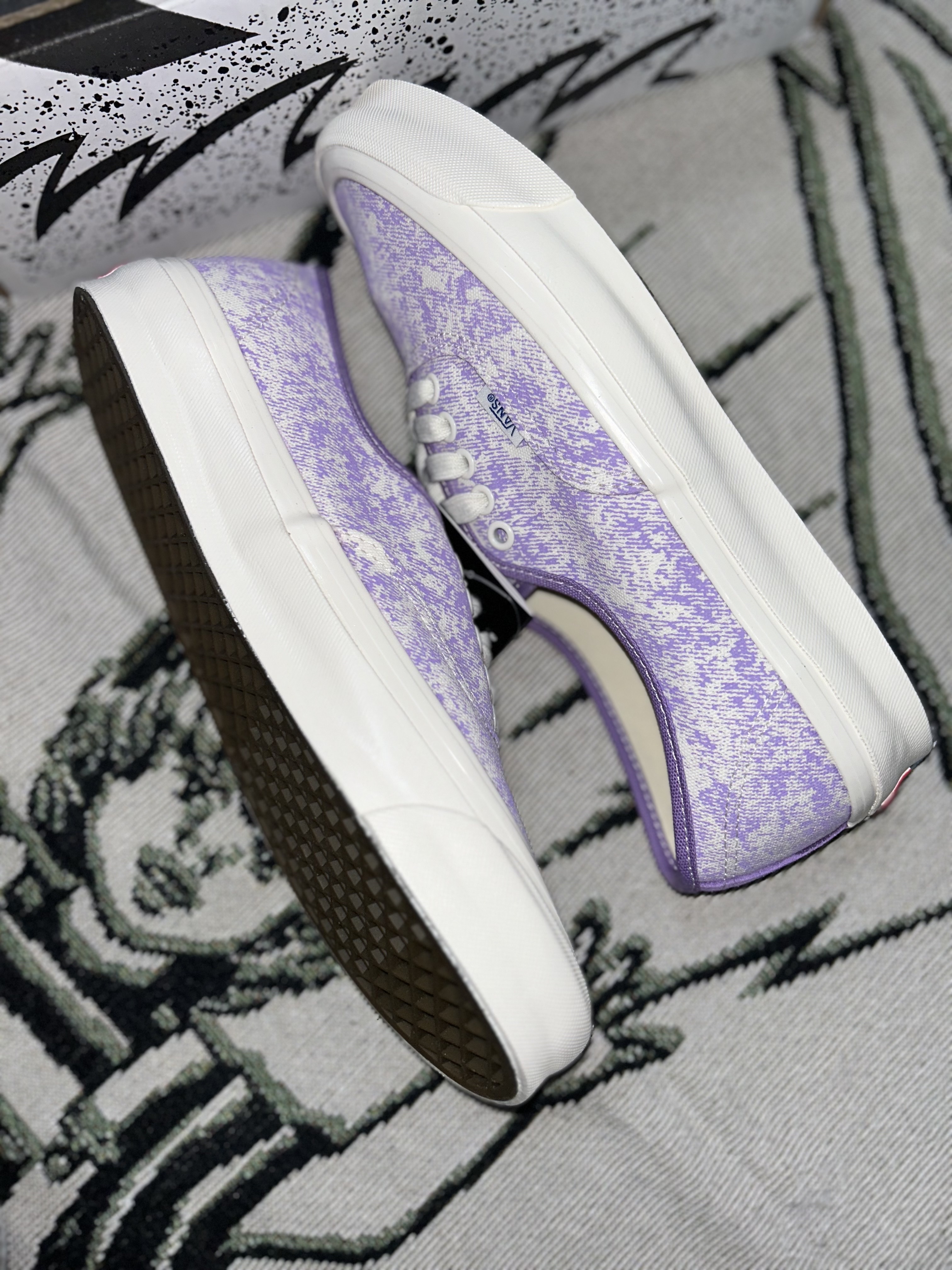 Vans Vault OG Authentic LX Lavender 착용 스타일 - 3