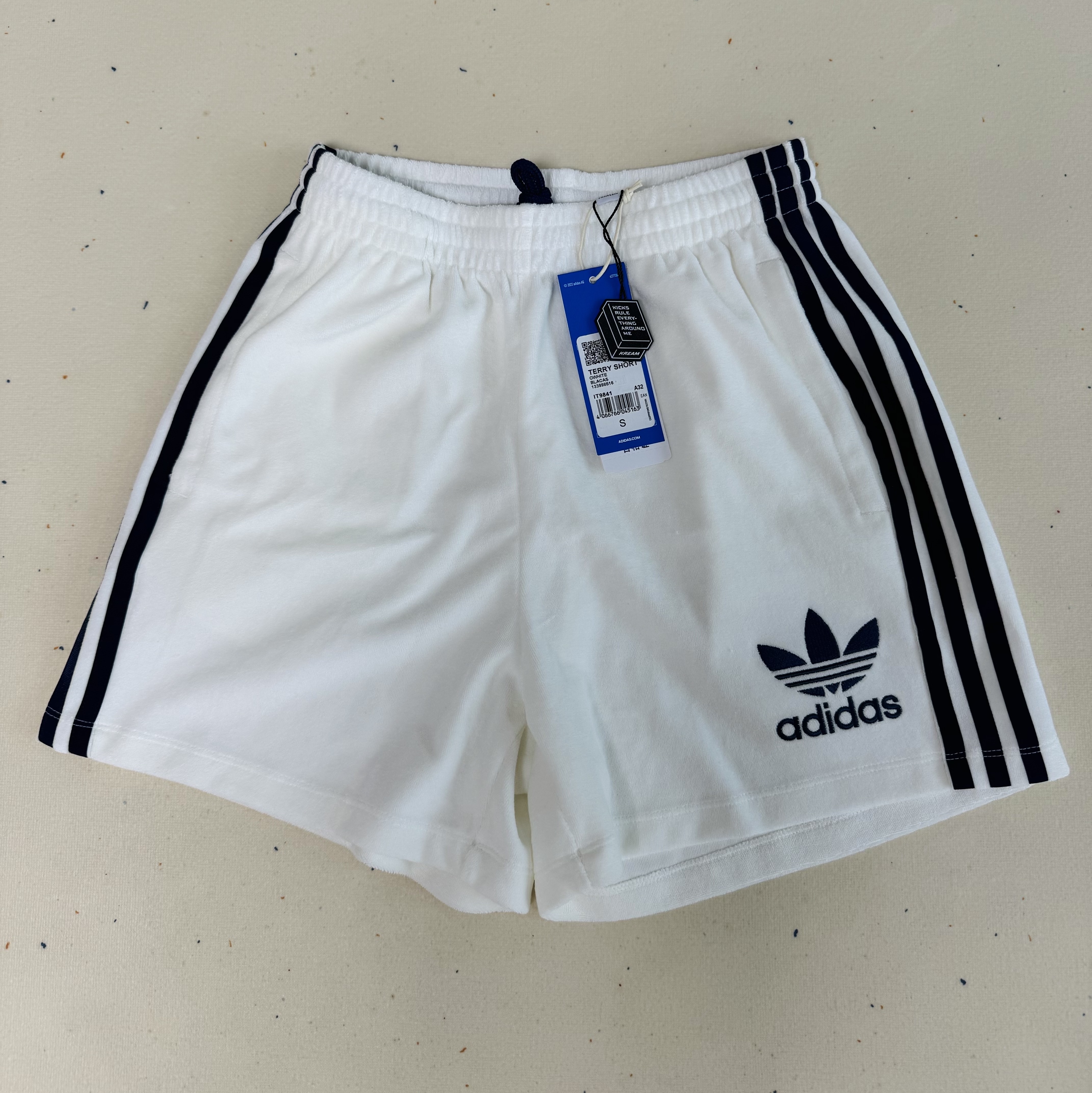 (W) Adidas Terry Shorts Off White - KR Sizing 착용 스타일