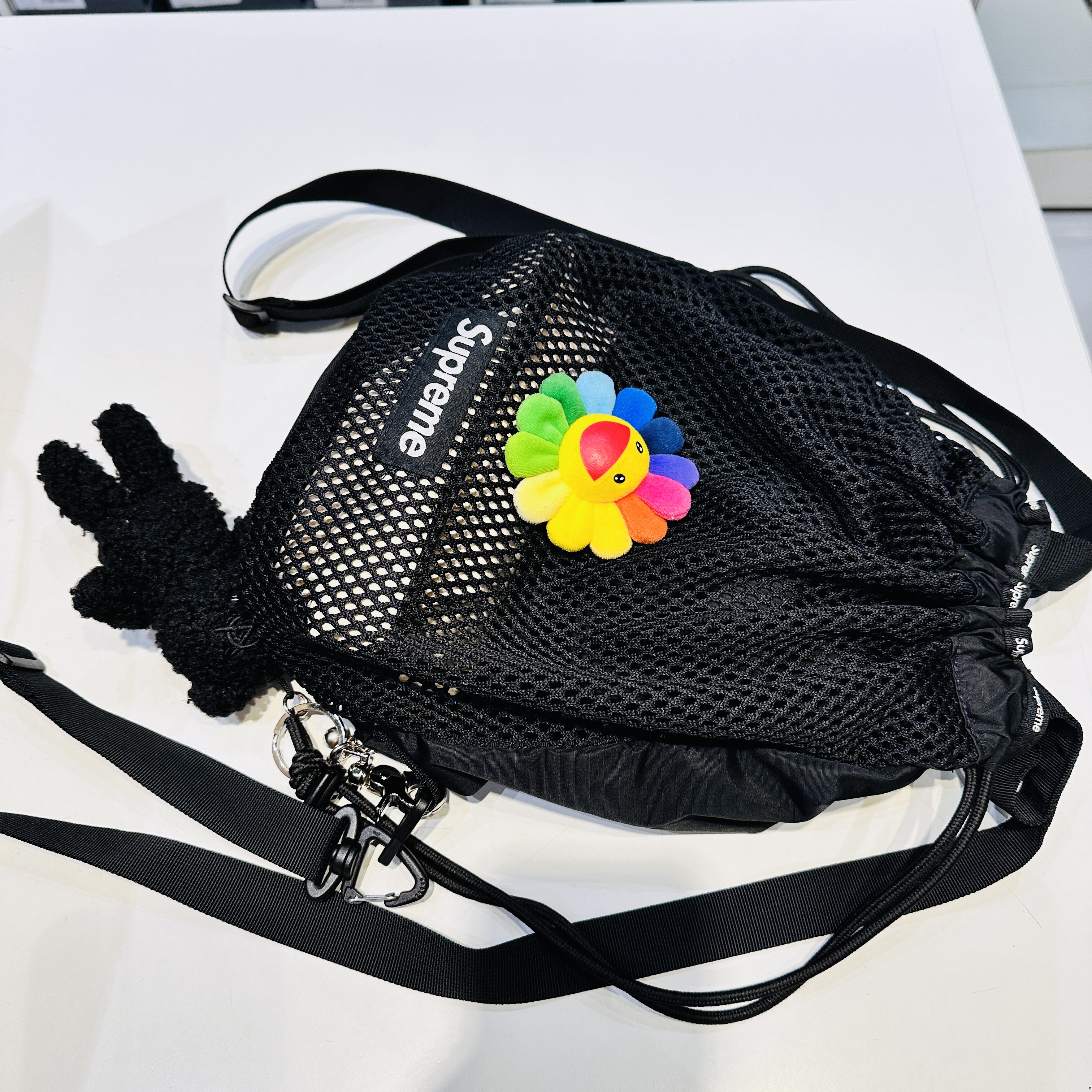 Supreme Mesh Small Backpack Black - 23SS 착용 스타일