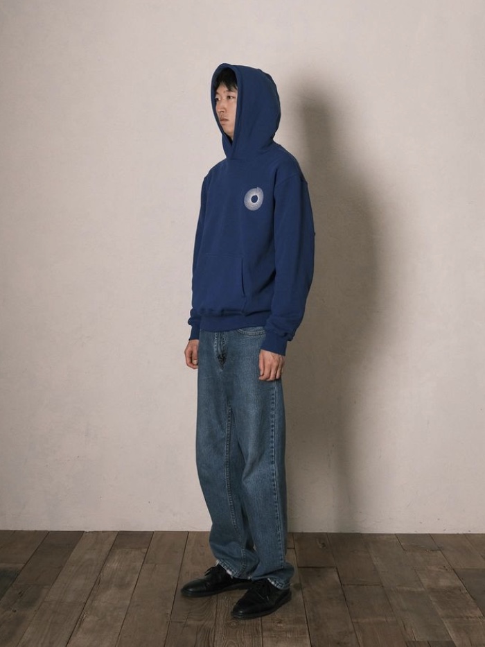 Curated Parade Uncircle Hoodie Blue 착용 스타일 - 1