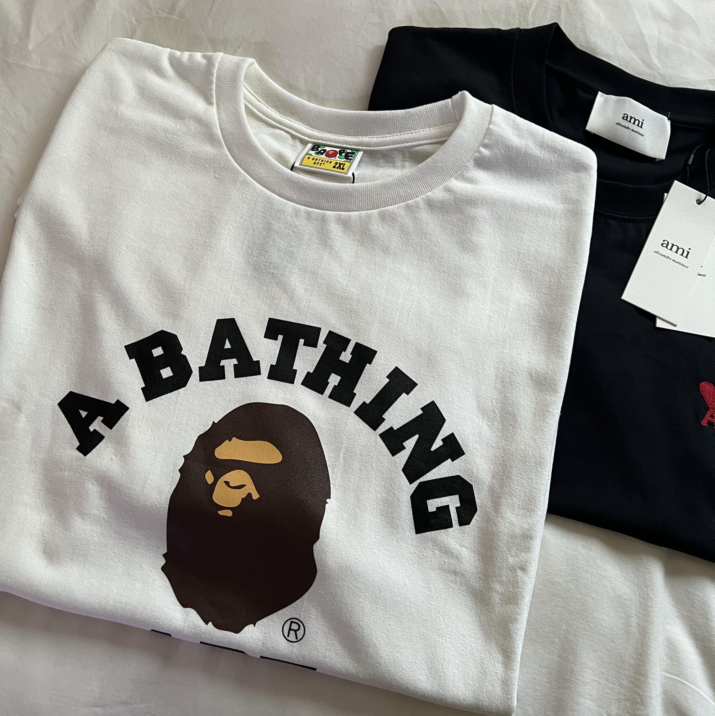 BAPE College T-Shirt White 착용 스타일 - 2