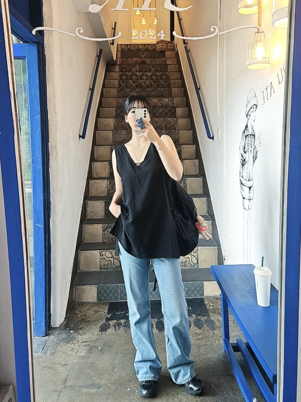 Asics Gel-Kayano 14 Black Pure Silver, Arc'teryx Heliad 15 Backpack Black 착용 스타일 - 1