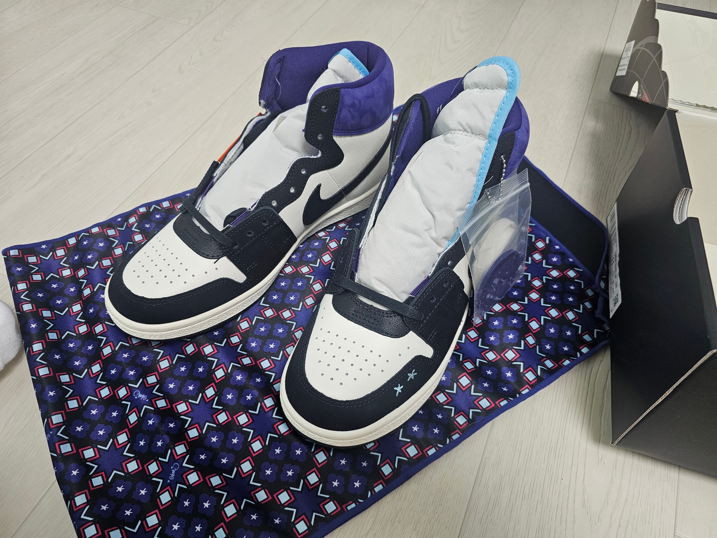 (W) Jordan x Opium Paris Air Ship PE SP Black Court Purple 착용 스타일 - 2