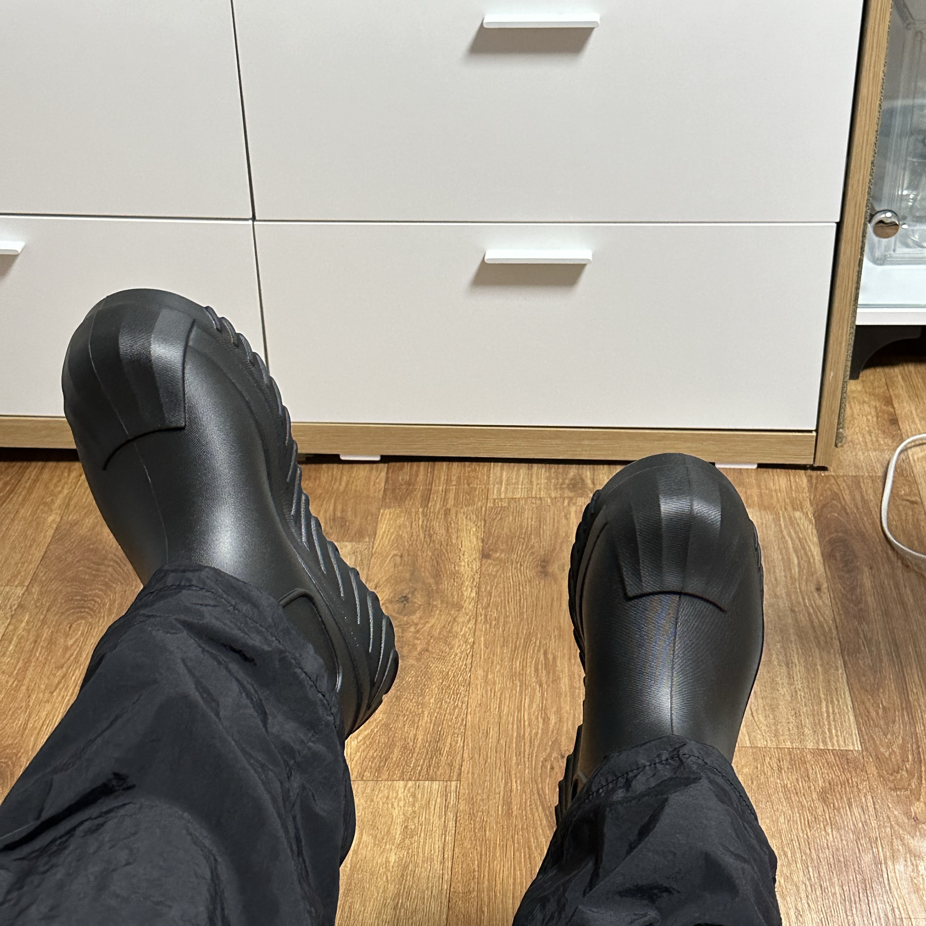 (W) Adidas Adifom Superstar Boot Black 착용 스타일 - 2