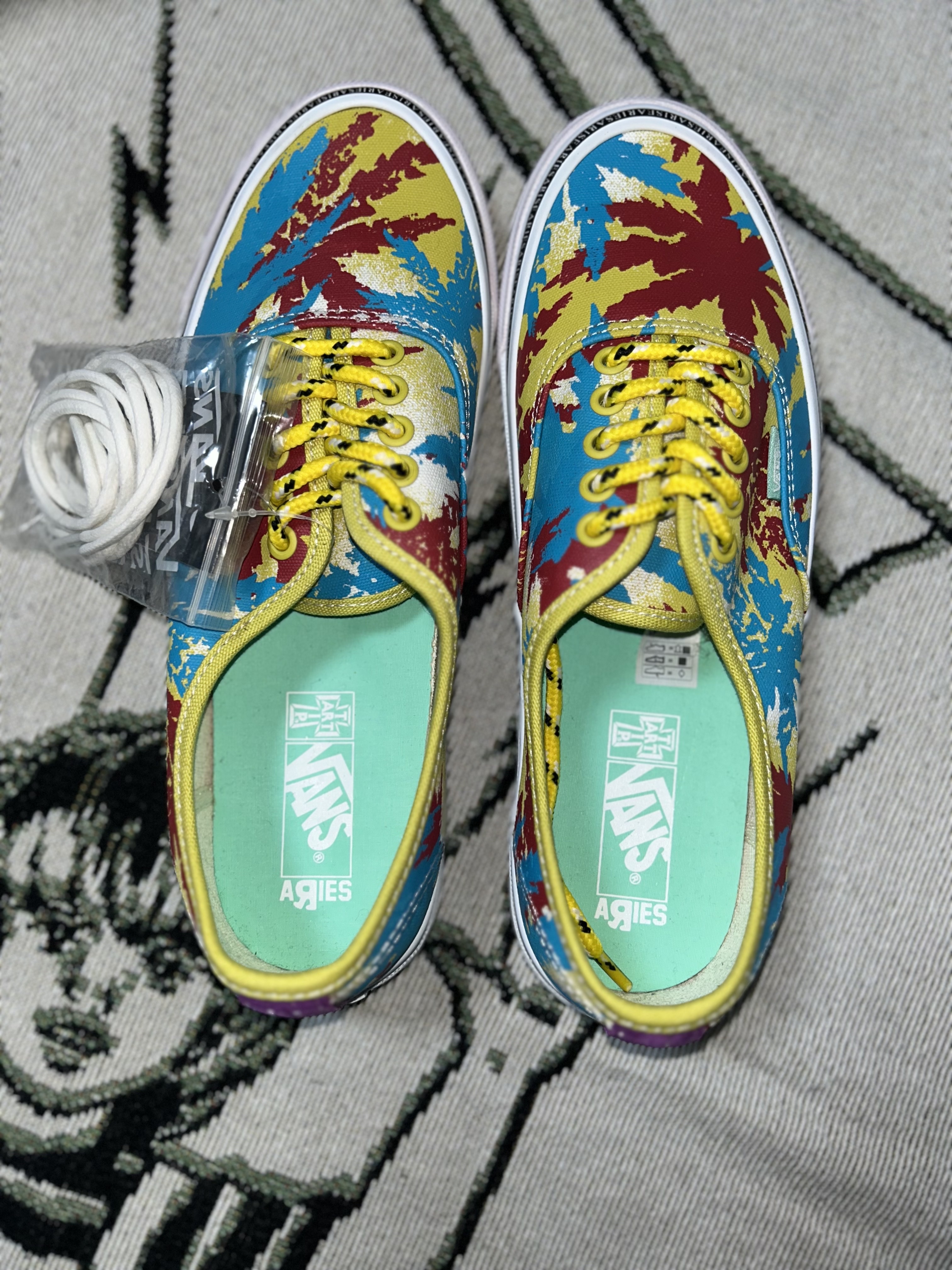Vans Vault x Aries OG Authentic LX Weed Muted 착용 스타일 - 4