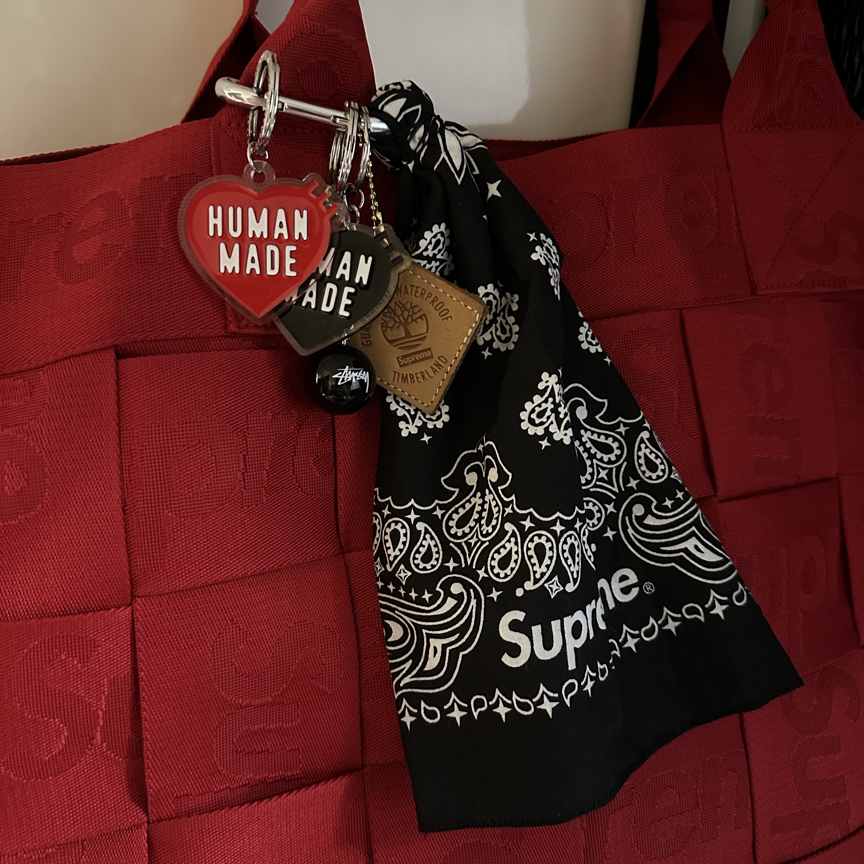Supreme Woven Large Tote Red - 23SS, Timberland x Supreme Diamond Plate 6 Inch Premium Waterproof Boot Wheat - 23FW - Medium 착용 스타일