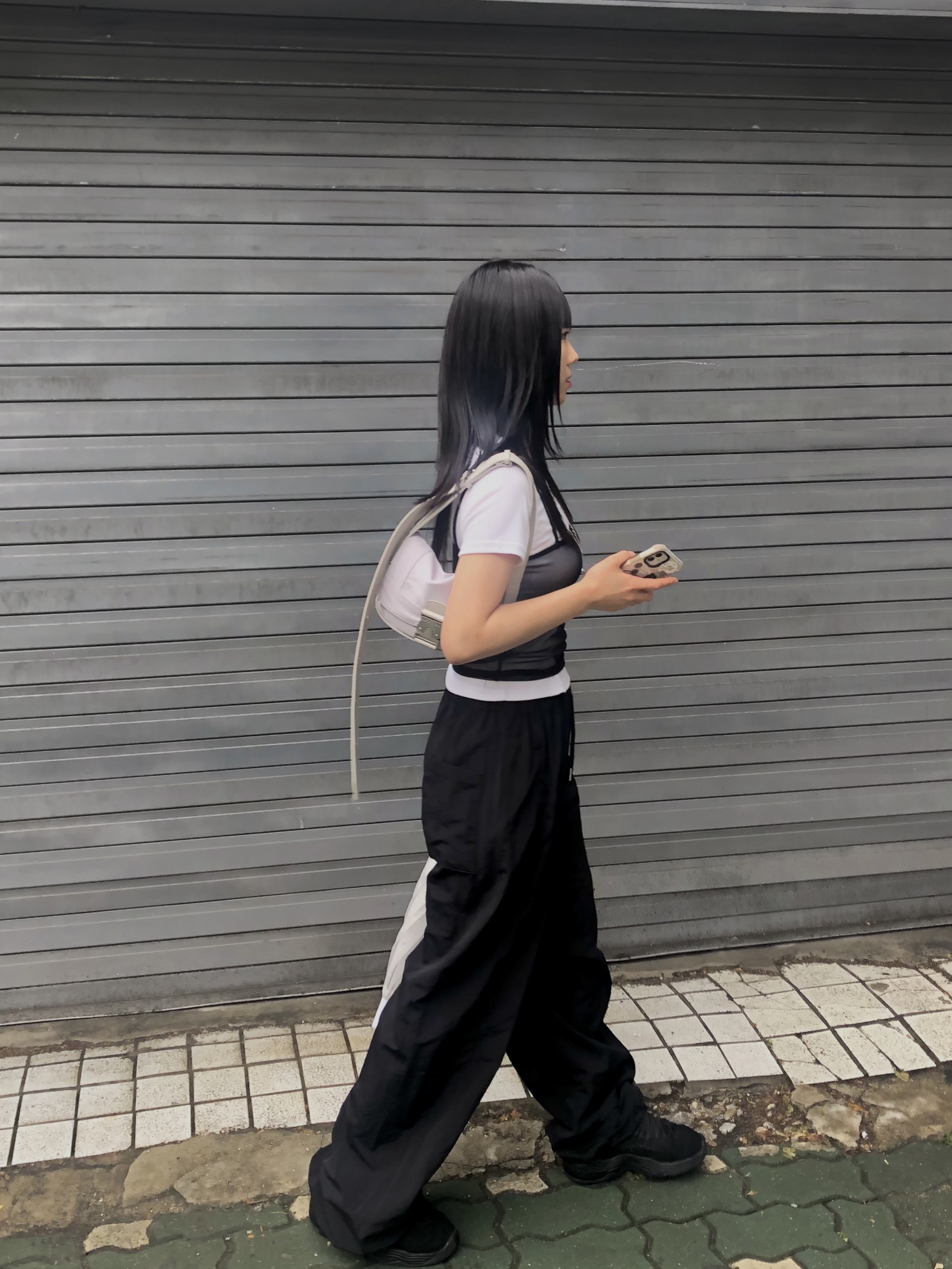 Matin Kim Mini Buckle Bag Light Grey, Nike x Stussy Air Penny II Black 착용 스타일 - 1