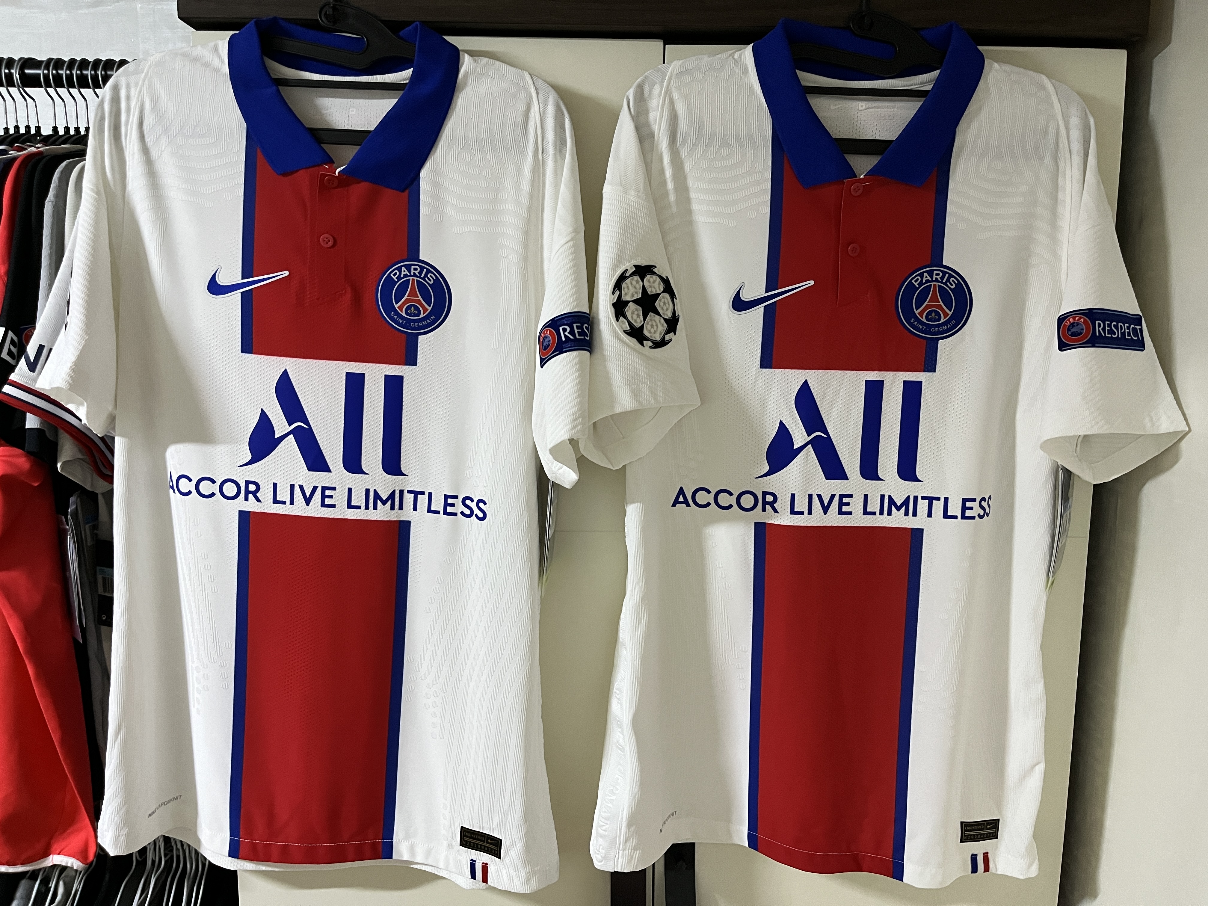 Nike Paris Saint-Germain 2020/21 Breathe Stadium Away SS Jersey White Old Royal (Non Marking Ver.) 착용 스타일 - 2