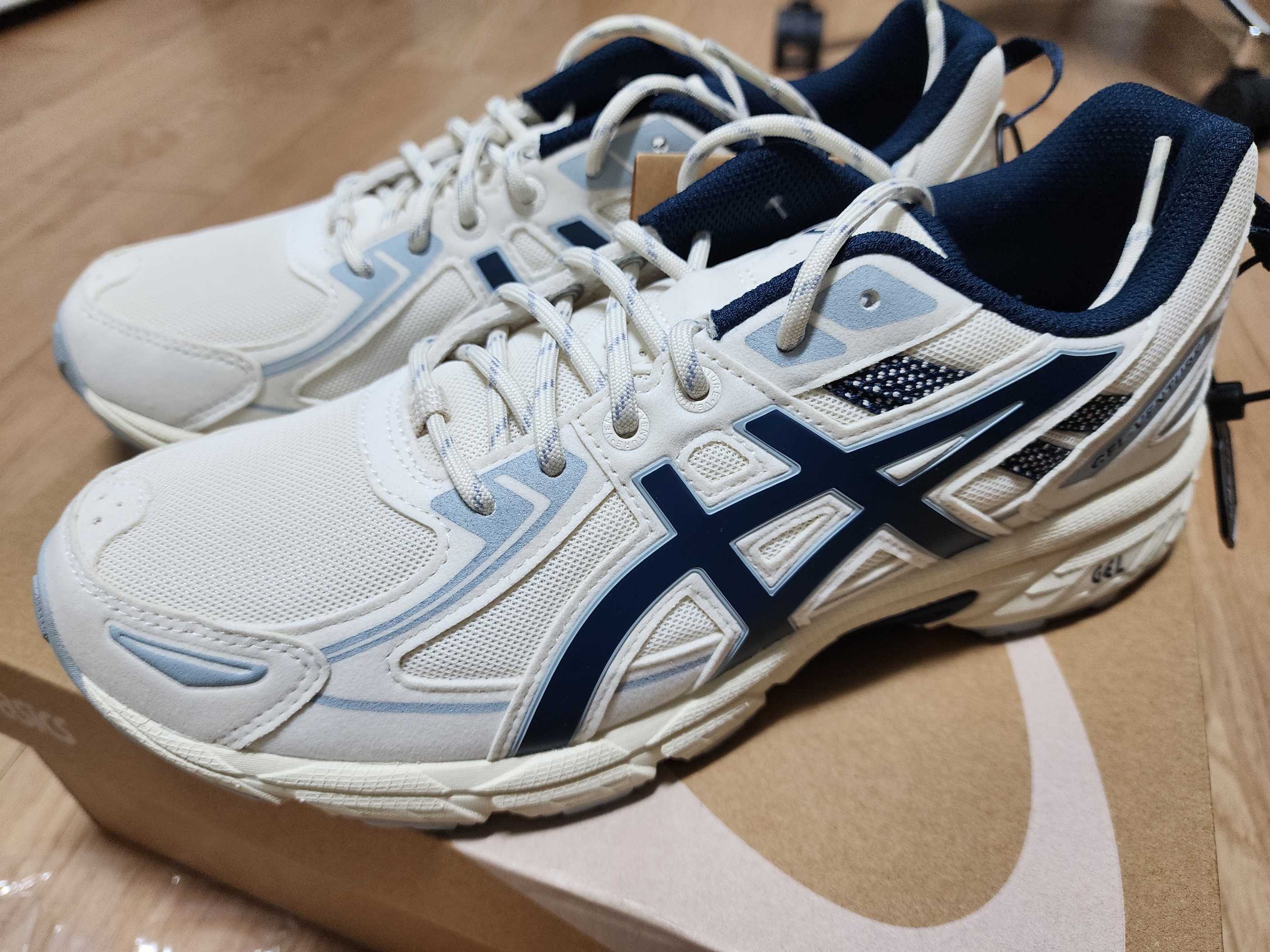 Asics Gel-Venture 6 SPS Birch French Blue 착용 스타일