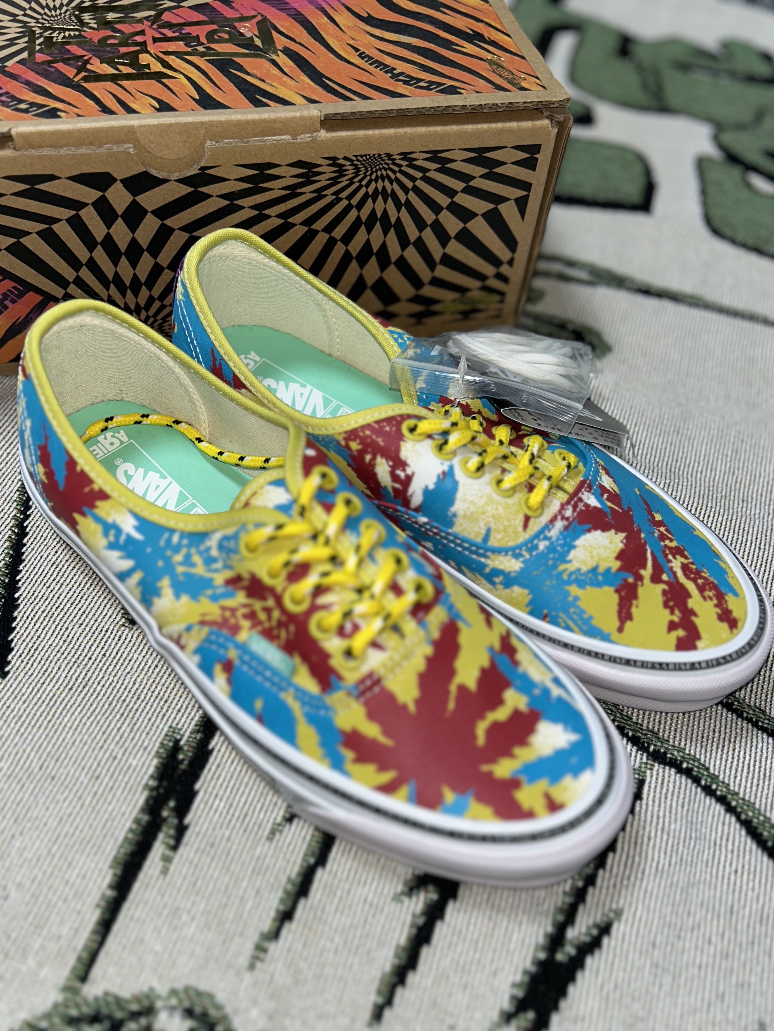 Vans Vault x Aries OG Authentic LX Weed Muted 착용 스타일 - 1