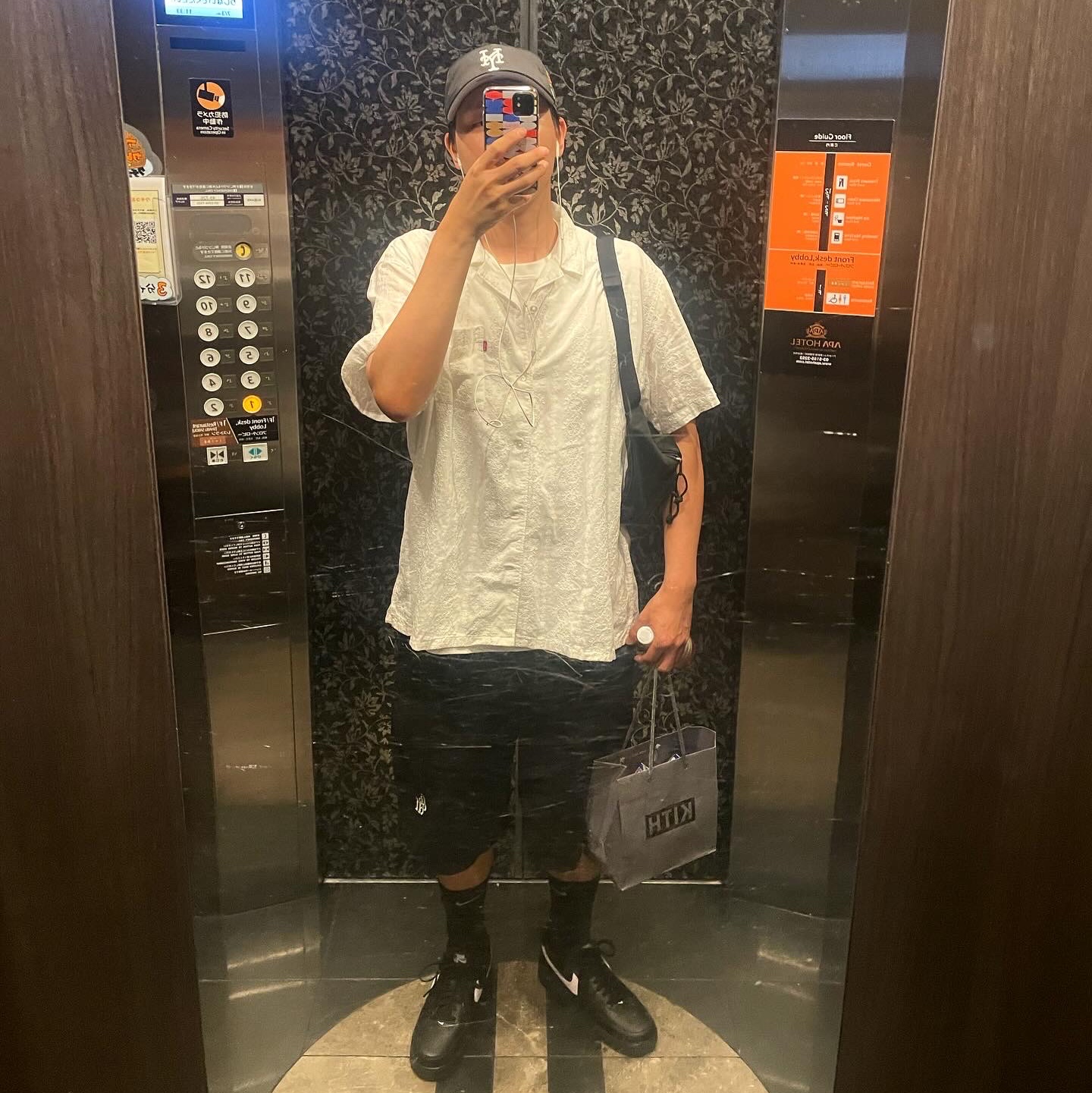 Kith x New Era New York Mets Nylon 9Fifty A Frame Black, Nike Air Force 1 '07 Black White 착용 스타일