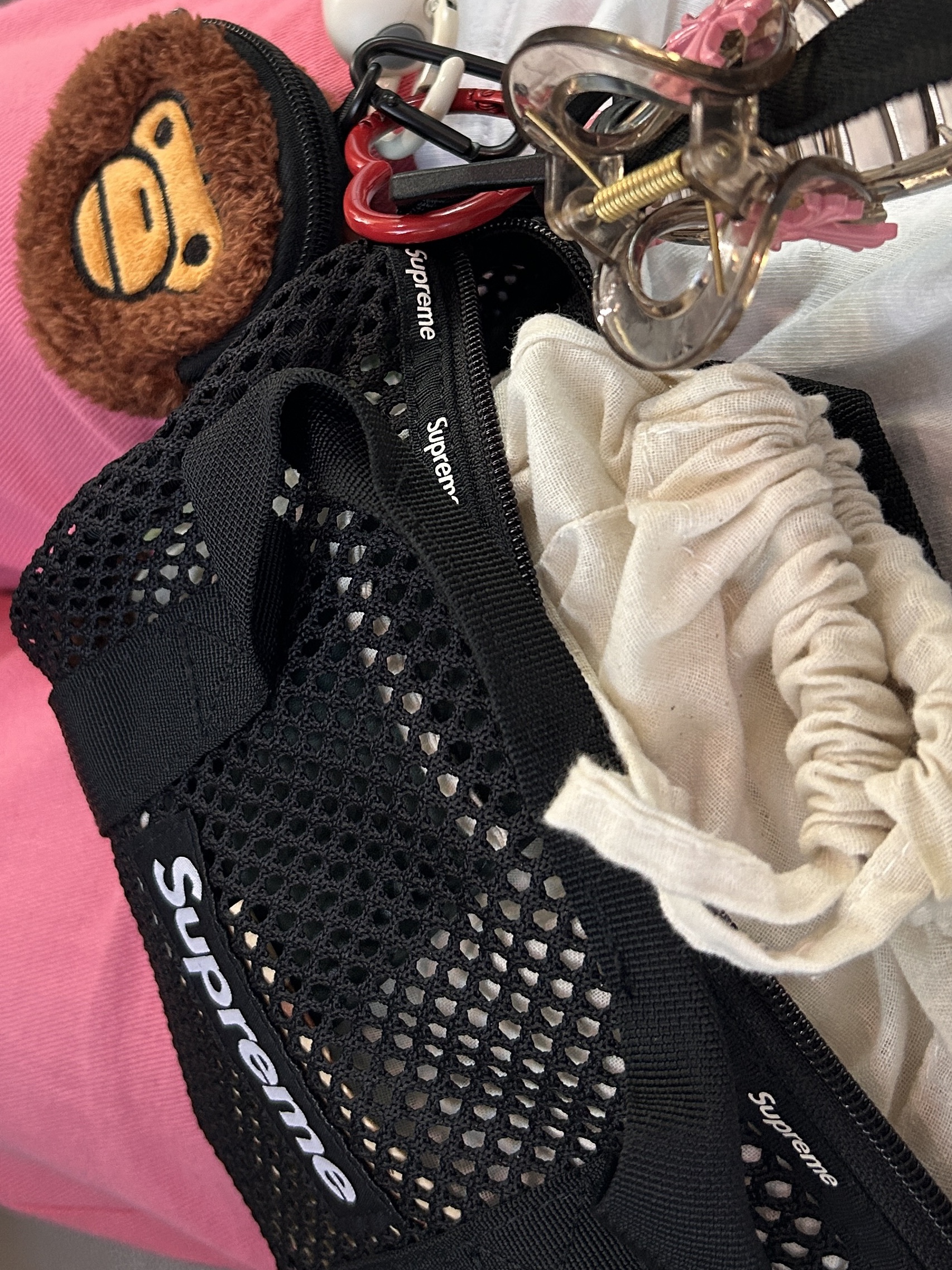 Supreme Mesh Mini Duffle Bag Black - 23SS 착용 스타일